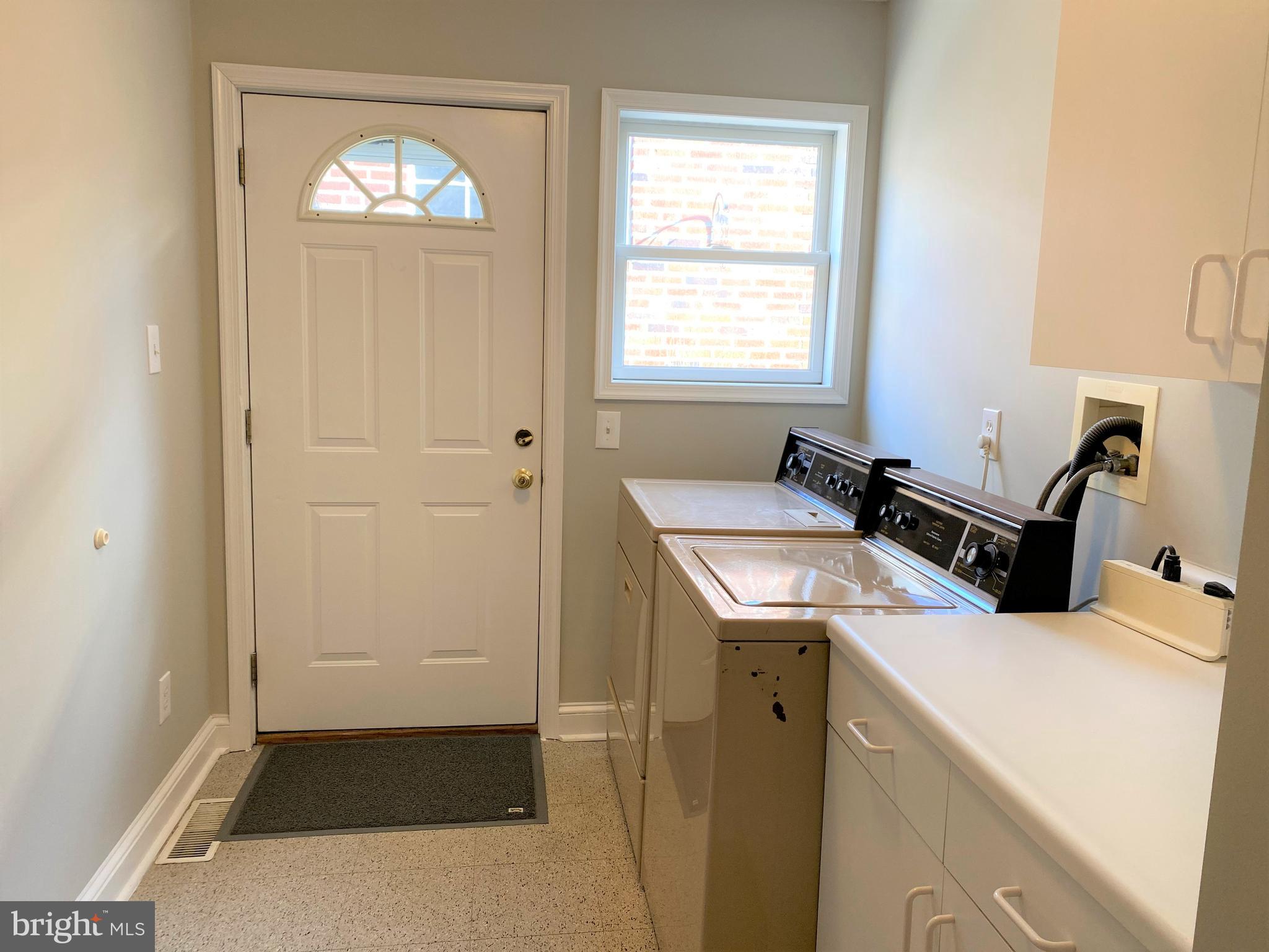 DREXELBROOK - Residential Lease