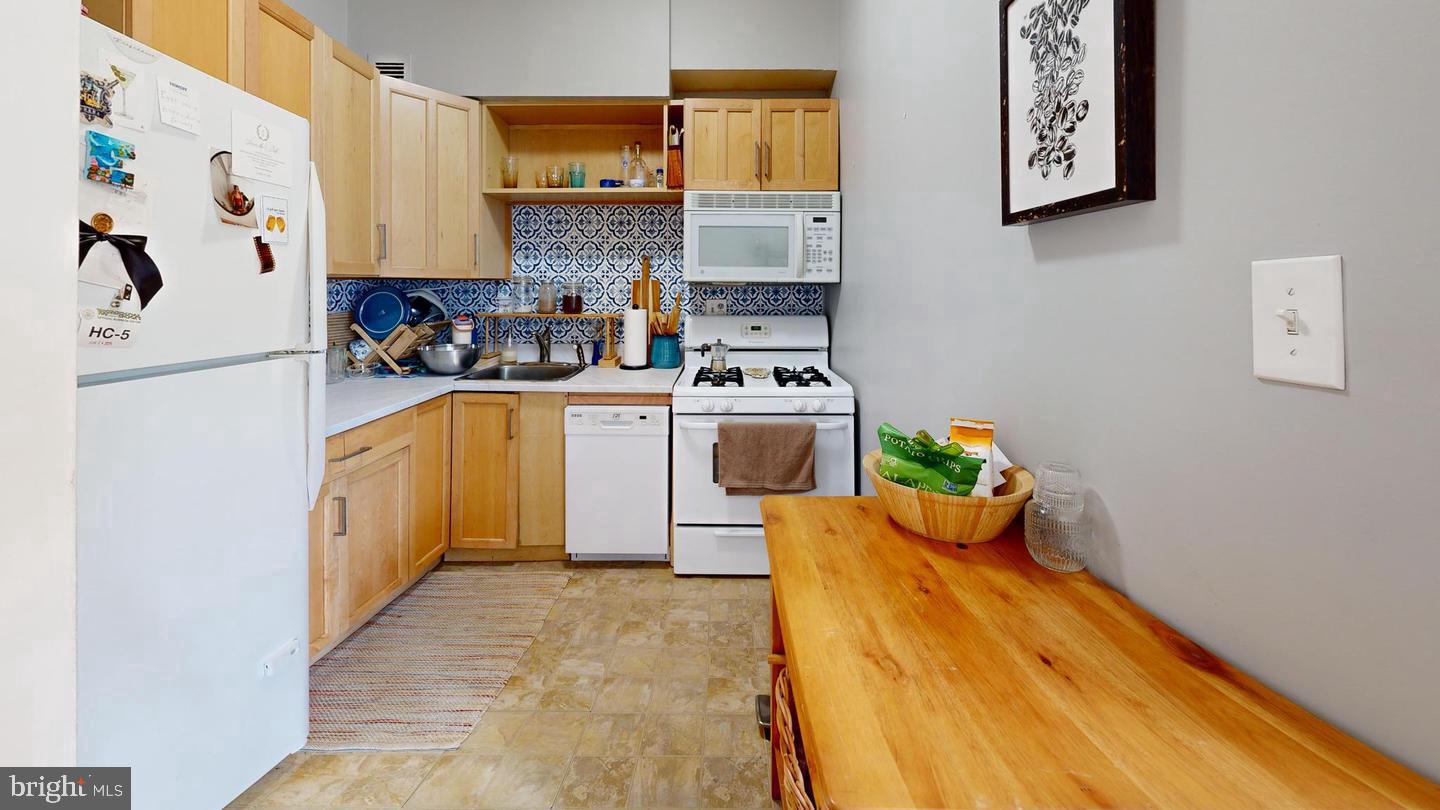 1711 MASSACHUSETTS AVENUE NW 301