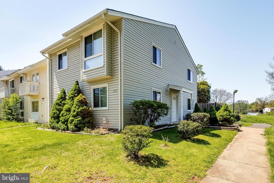 RARELY AVAILABLE END UNIT TH BACKING TO POND AND WALKING TRAIL*UPDATED THROUGHOUT*UPDATED WINDOWS*UPDATED ROOF*VINYL SIDING*HARDWOOD FLOORING*NEW CERAMIC FLOORING IN KITCHEN*GRANITE COUNTERS*MOVE IN READY*HUGE BACKYARD WITH PATIO & SHED*HUGE MASTER SUITE WITH SITTING ROOM THAT COULD BE 4TH BEDROOM*1,678 SQUARE FEET OF LIVING AREA*DON'T MISS THIS HOME!