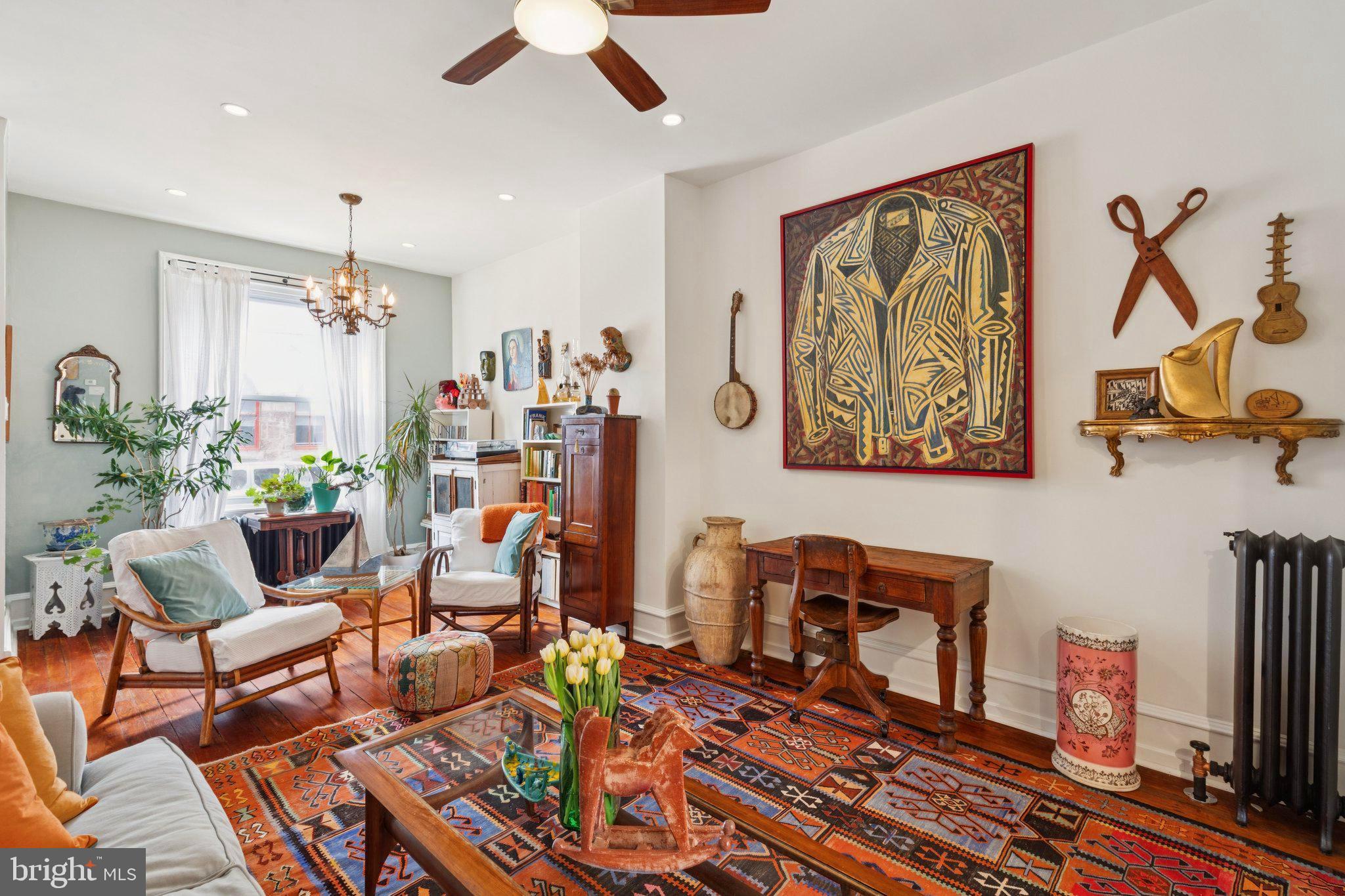 1561 E MONTGOMERY AVENUE