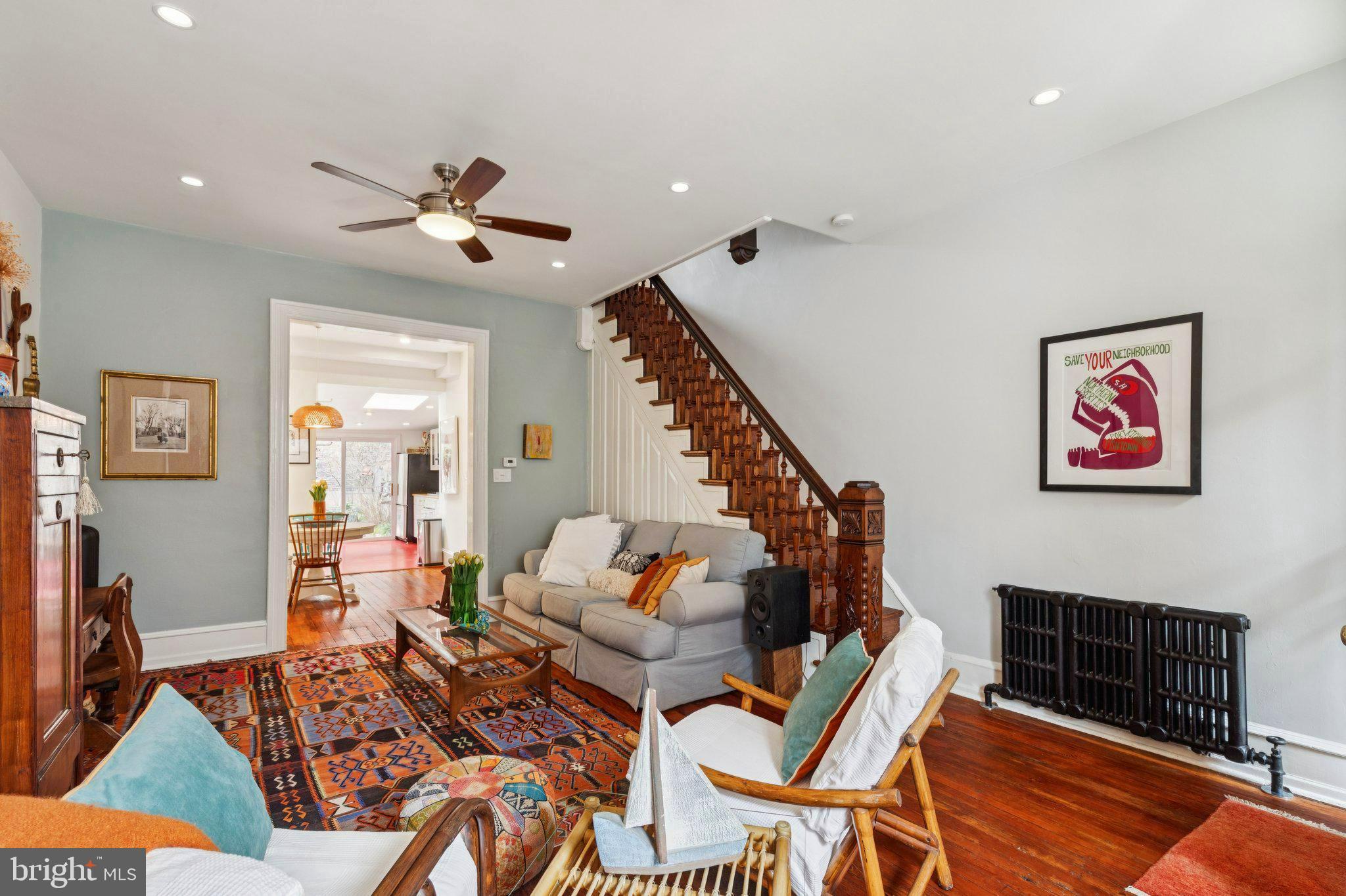 1561 E MONTGOMERY AVENUE