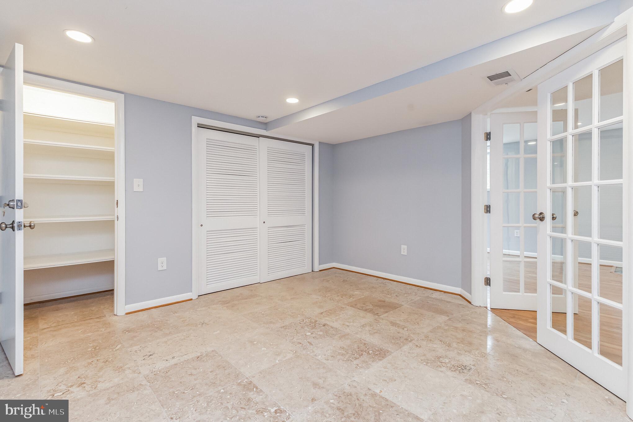 DUNN LORING WOODS - Residential Lease