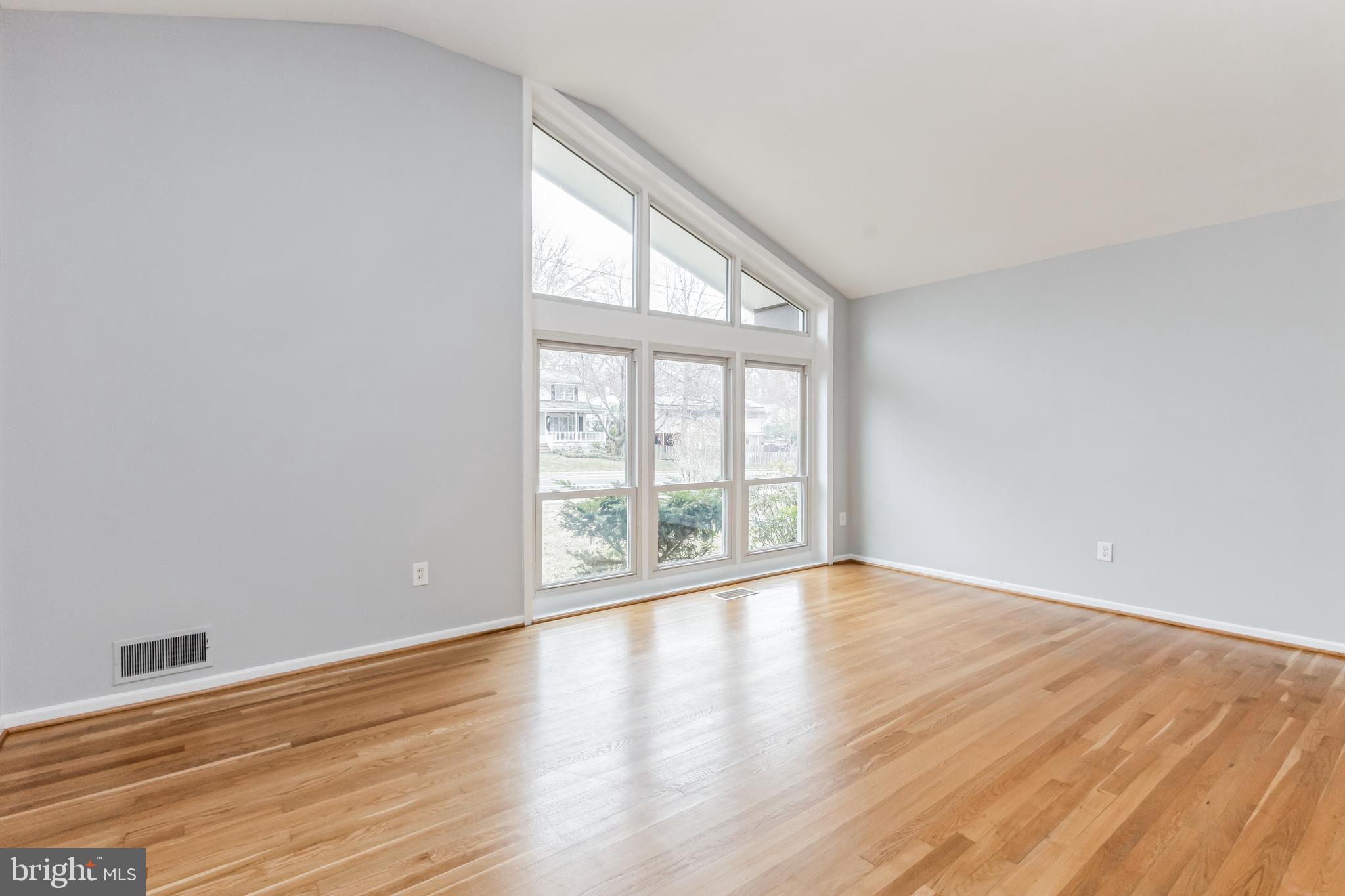 DUNN LORING WOODS - Residential Lease