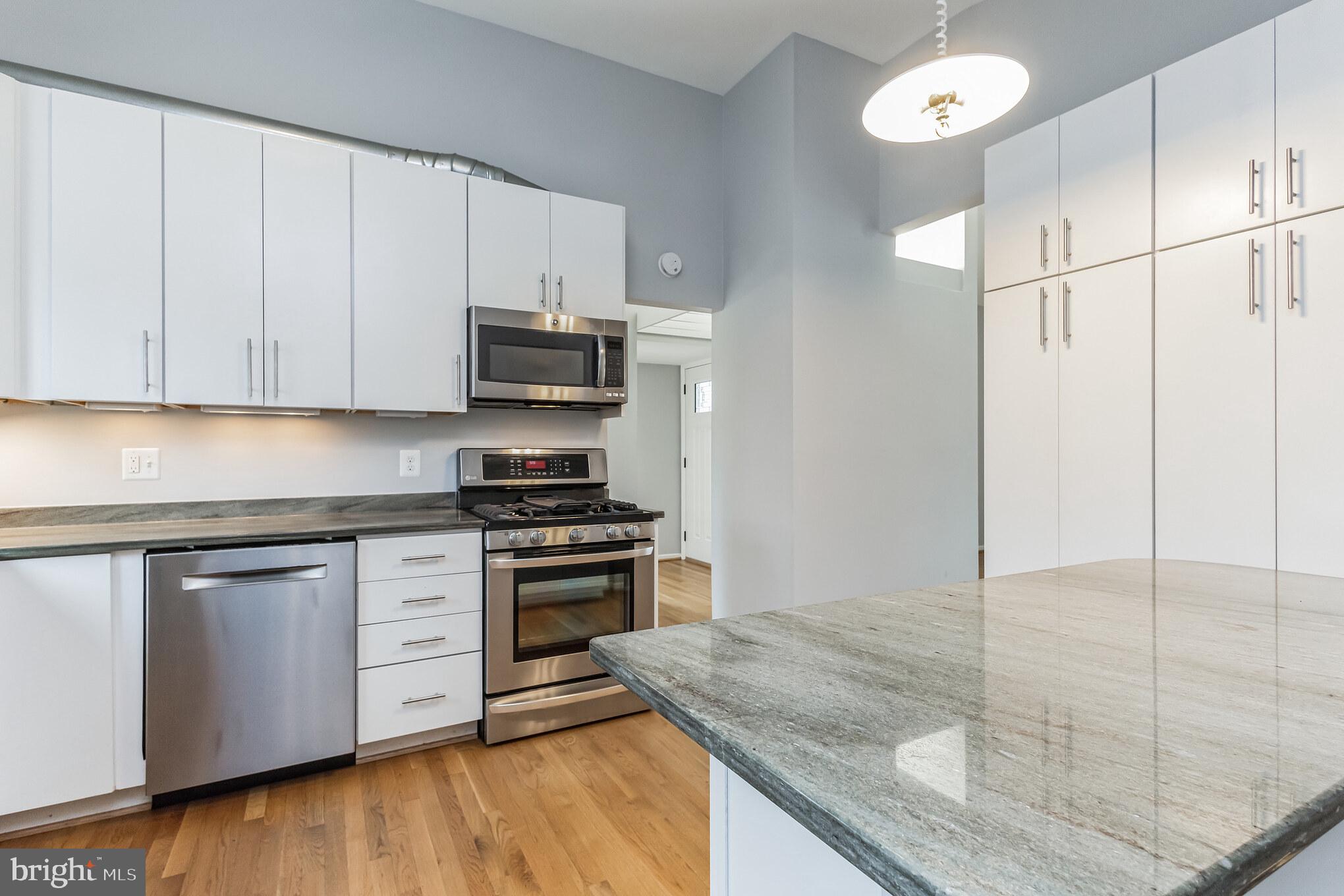 DUNN LORING WOODS - Residential Lease