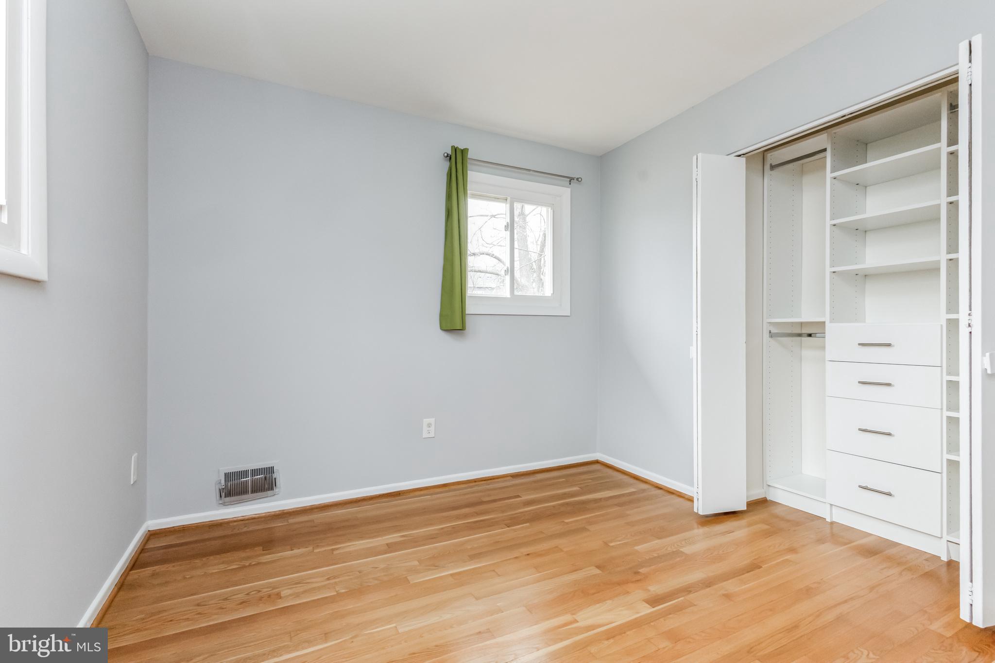 DUNN LORING WOODS - Residential Lease