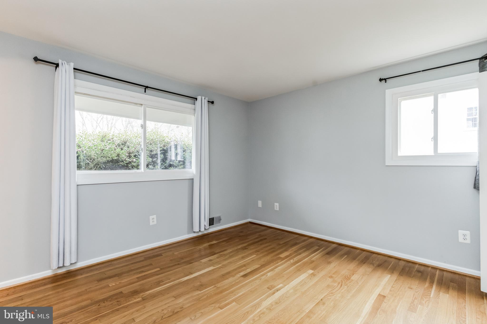 DUNN LORING WOODS - Residential Lease