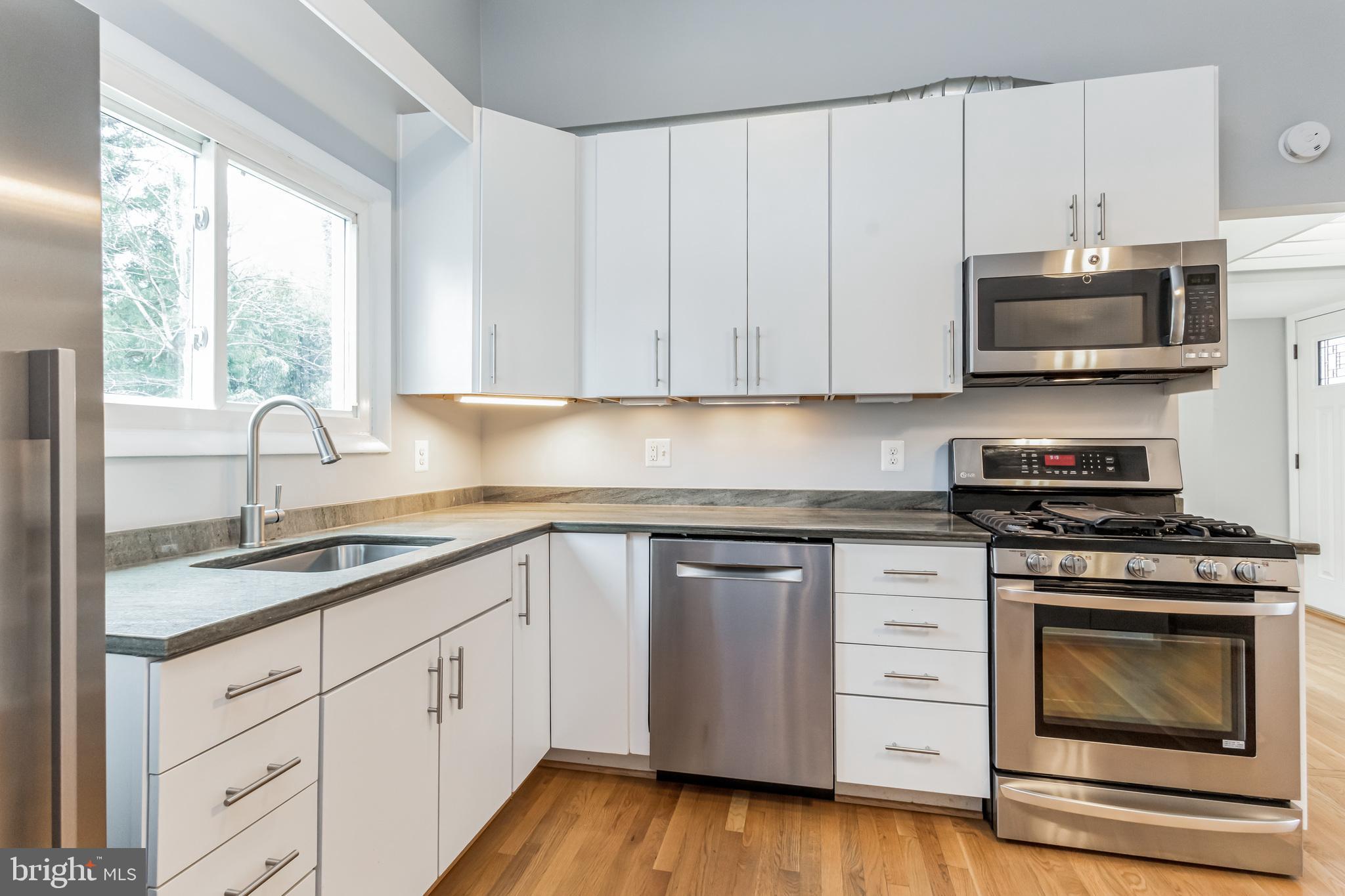 DUNN LORING WOODS - Residential Lease