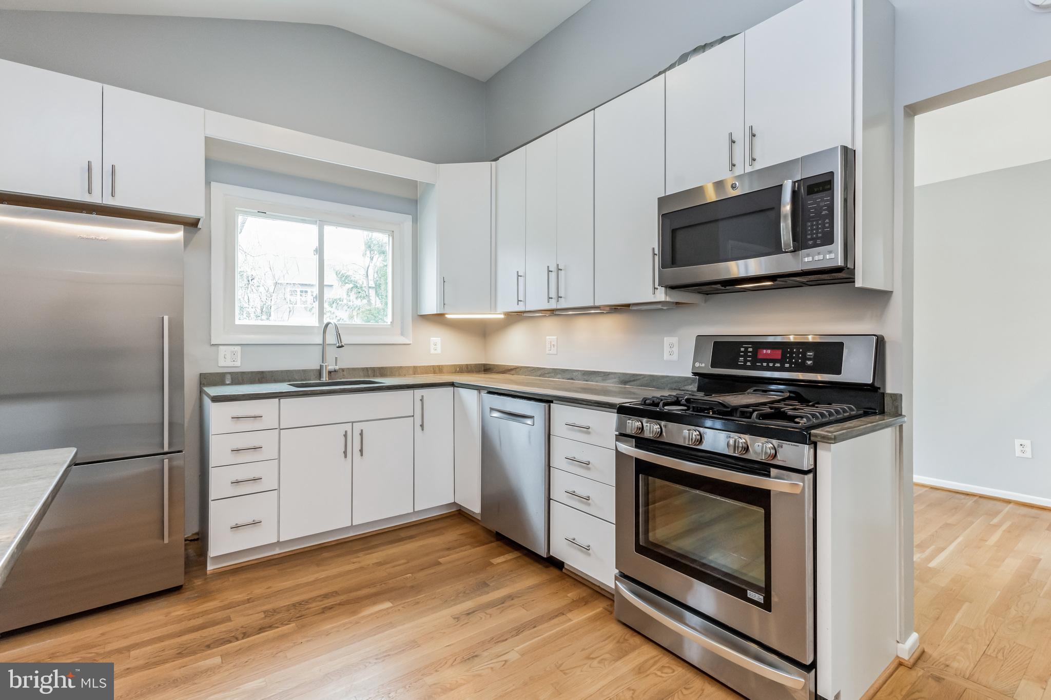 DUNN LORING WOODS - Residential Lease