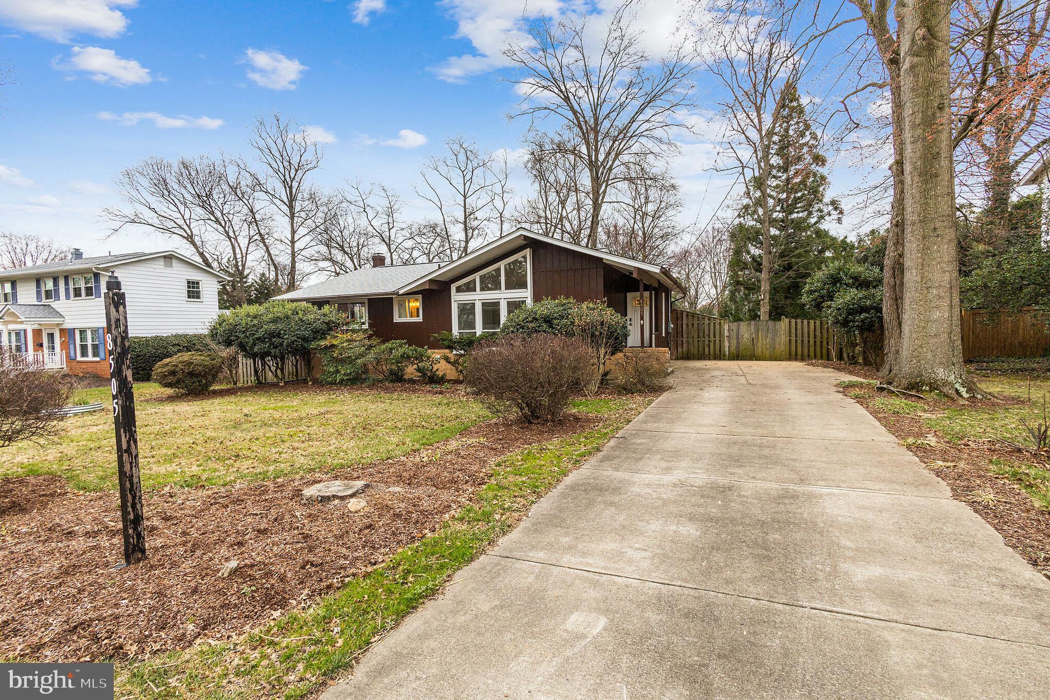 DUNN LORING WOODS - Residential Lease