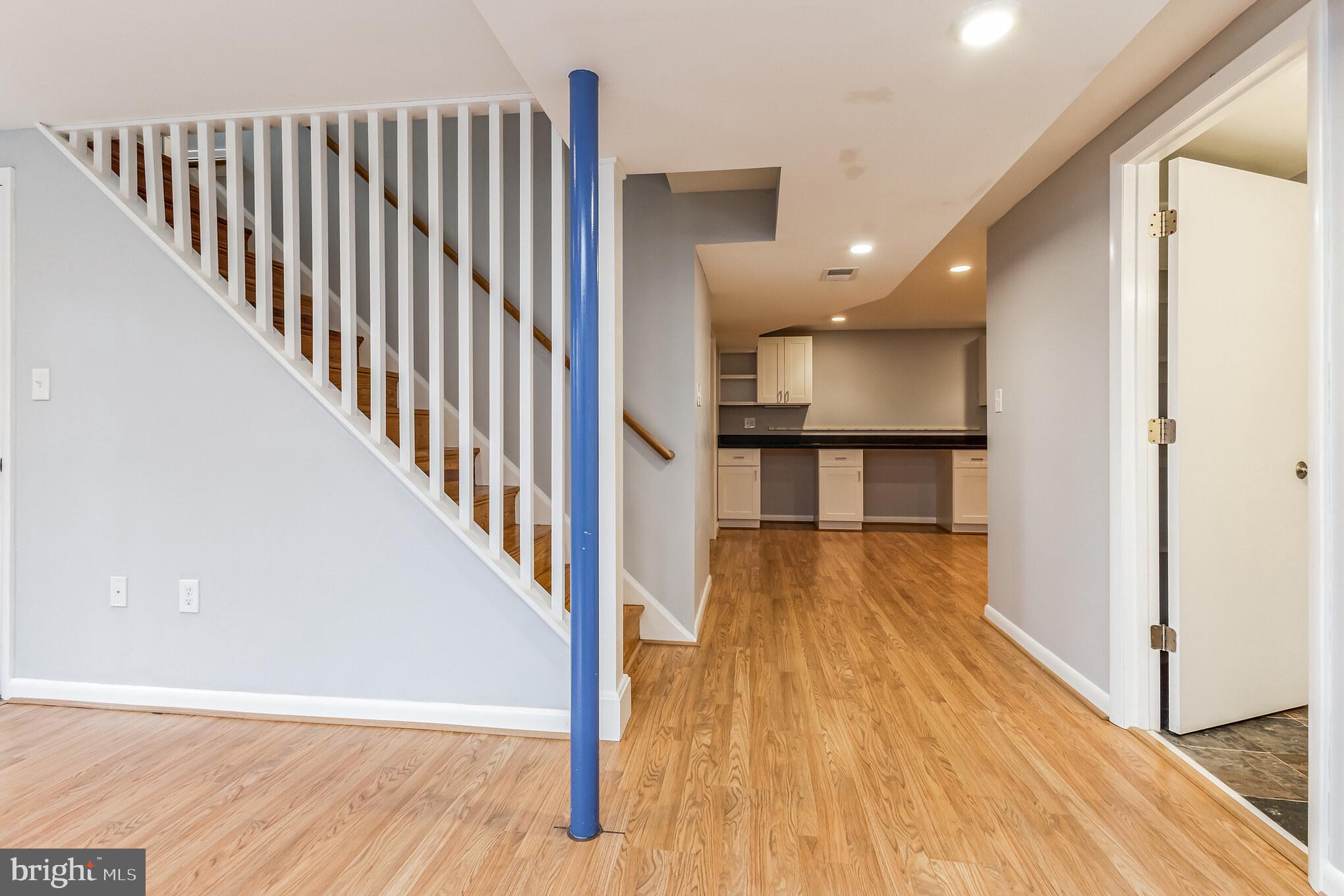 DUNN LORING WOODS - Residential Lease