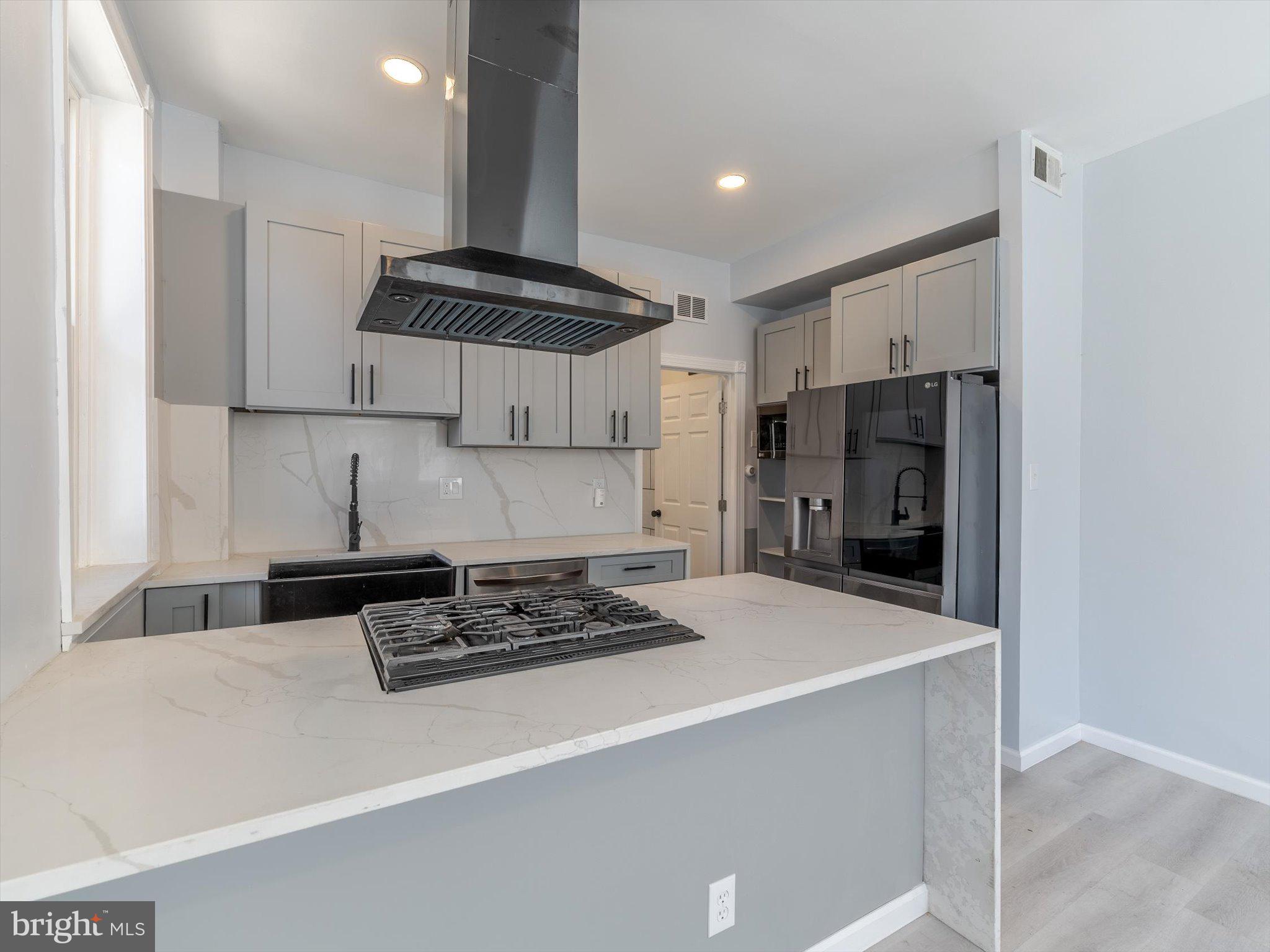 WASHINGTON SQ WEST - Residential Income