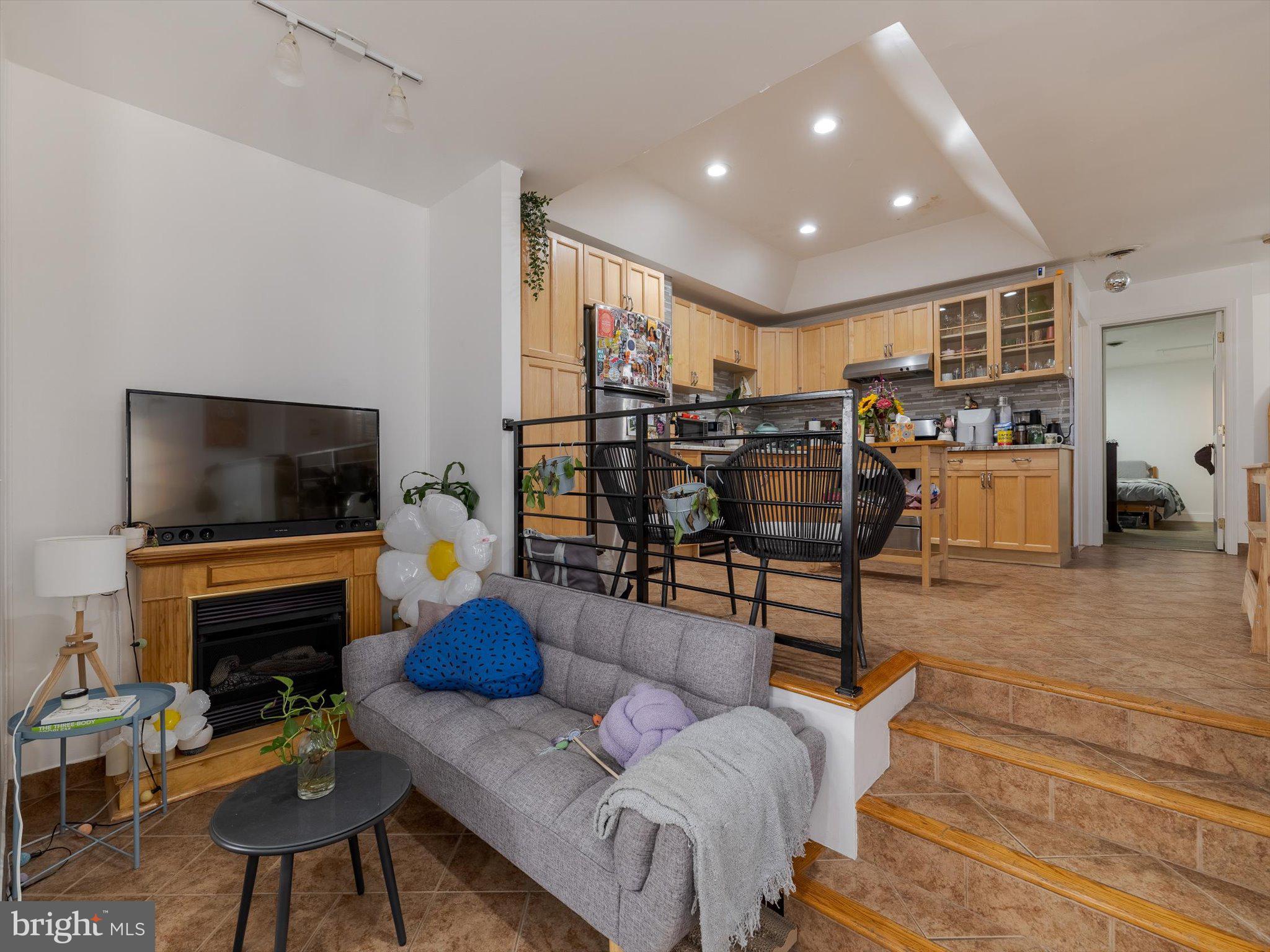 WASHINGTON SQ WEST - Residential Income