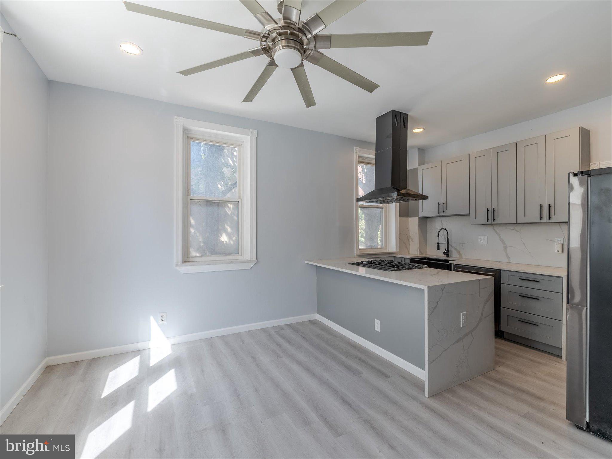 WASHINGTON SQ WEST - Residential Income