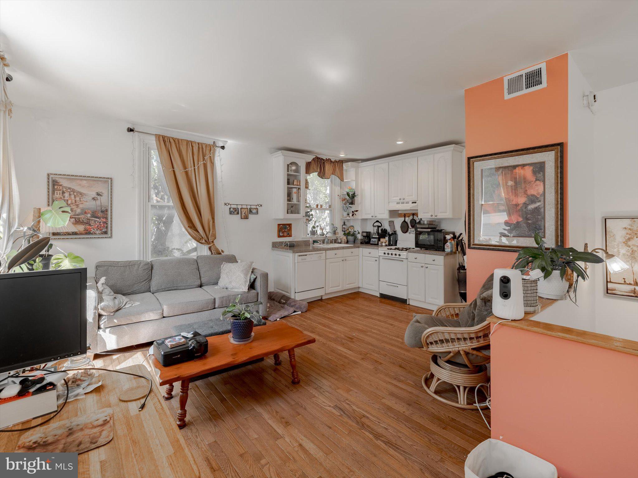 WASHINGTON SQ WEST - Residential Income