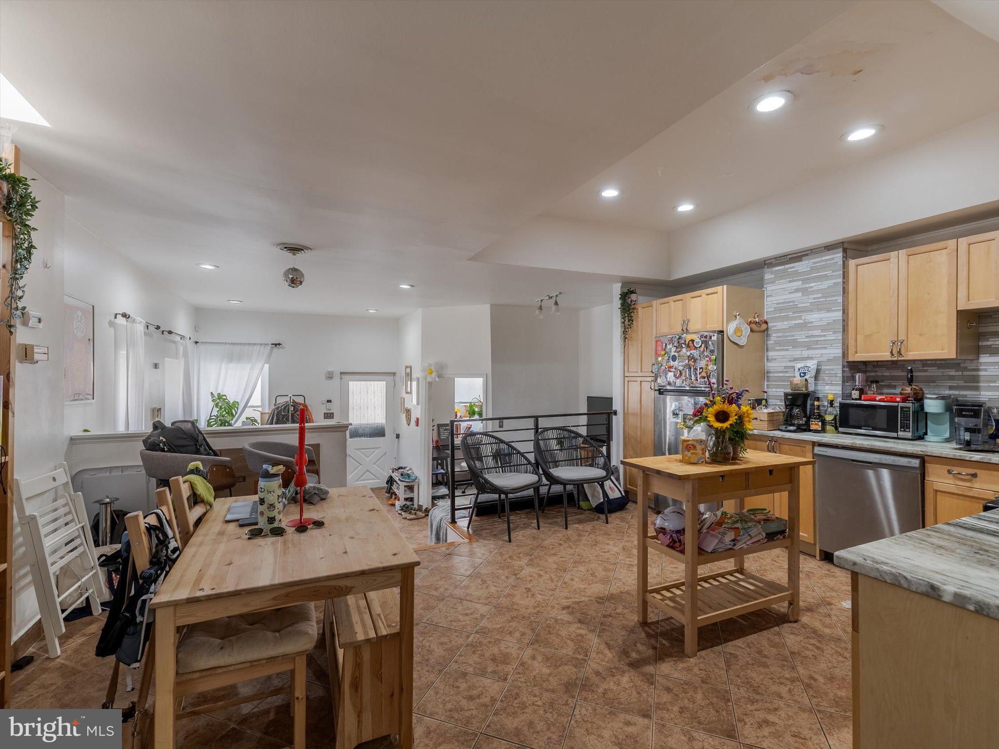 WASHINGTON SQ WEST - Residential Income