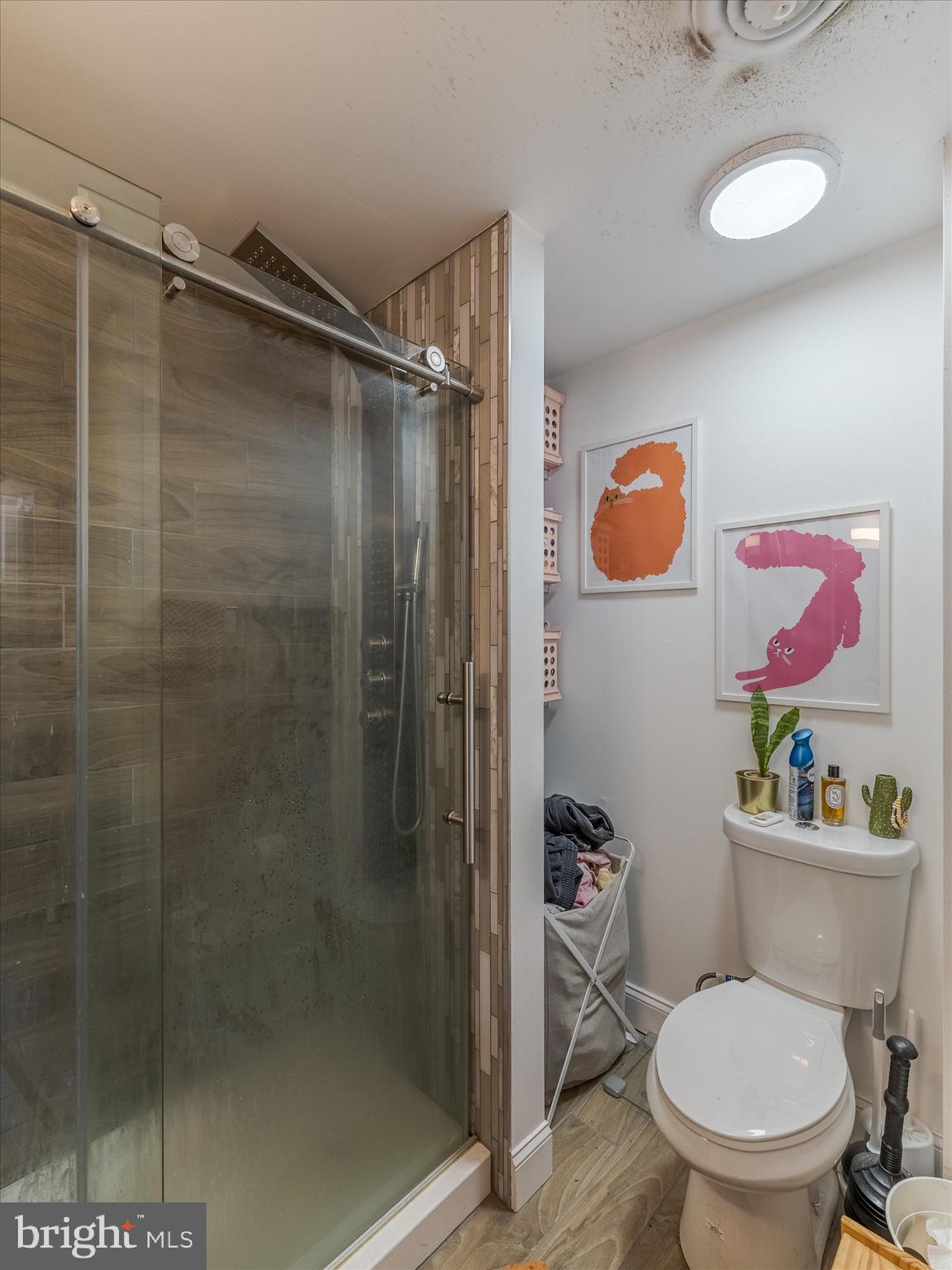 WASHINGTON SQ WEST - Residential Income