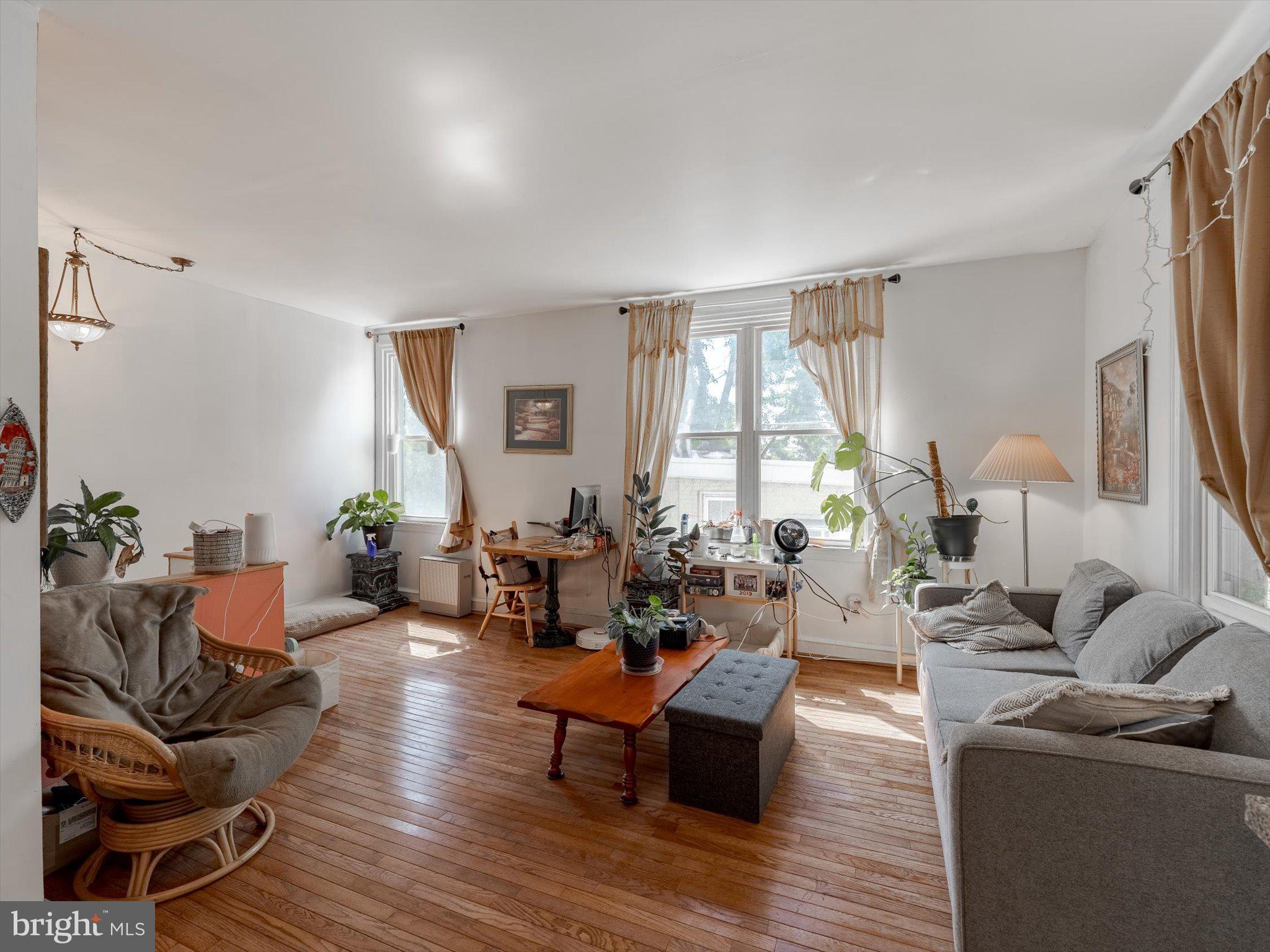 WASHINGTON SQ WEST - Residential Income