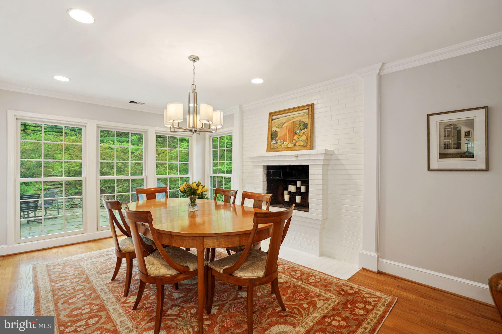 COUNTRY CLUB HILLS - Residential