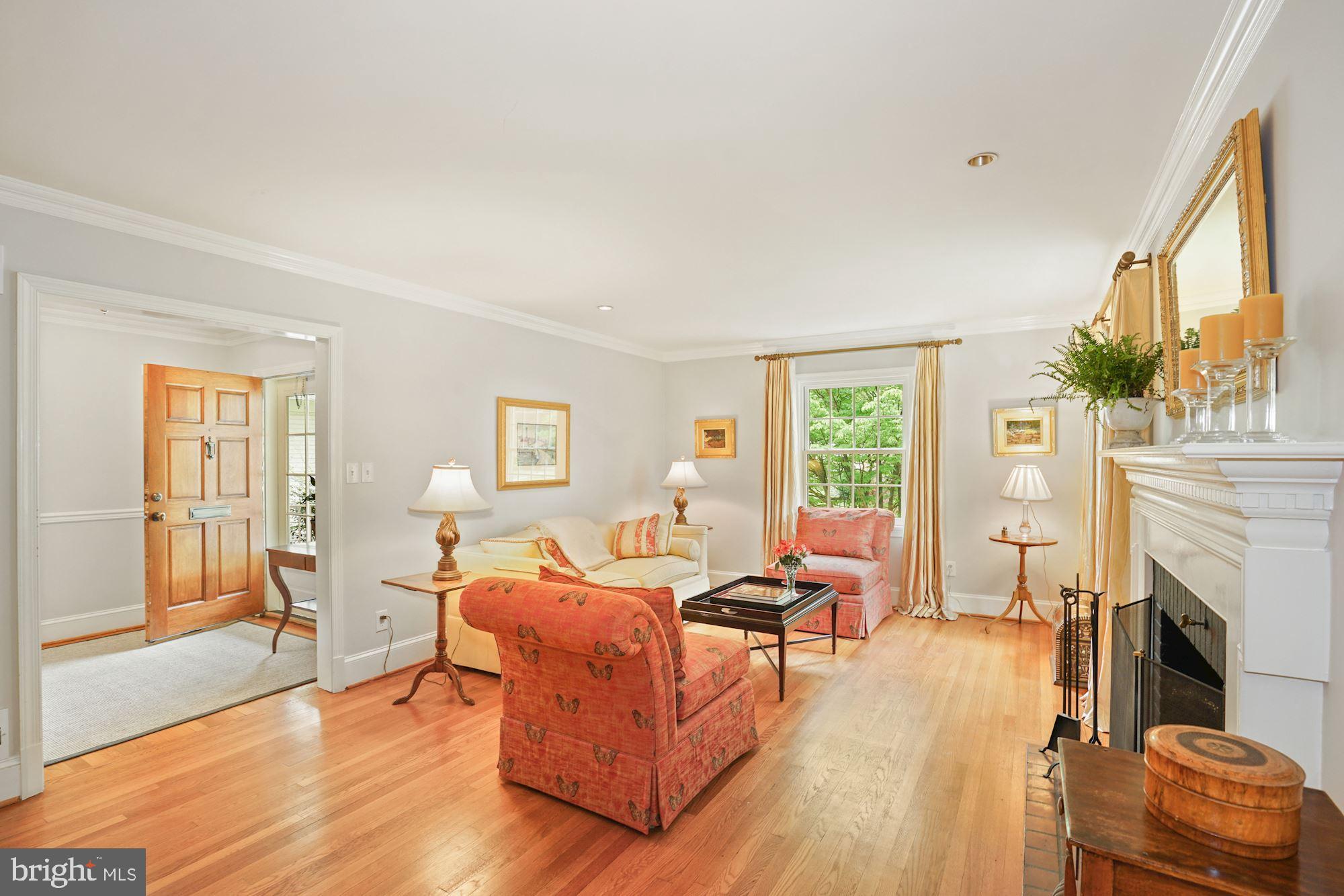 COUNTRY CLUB HILLS - Residential