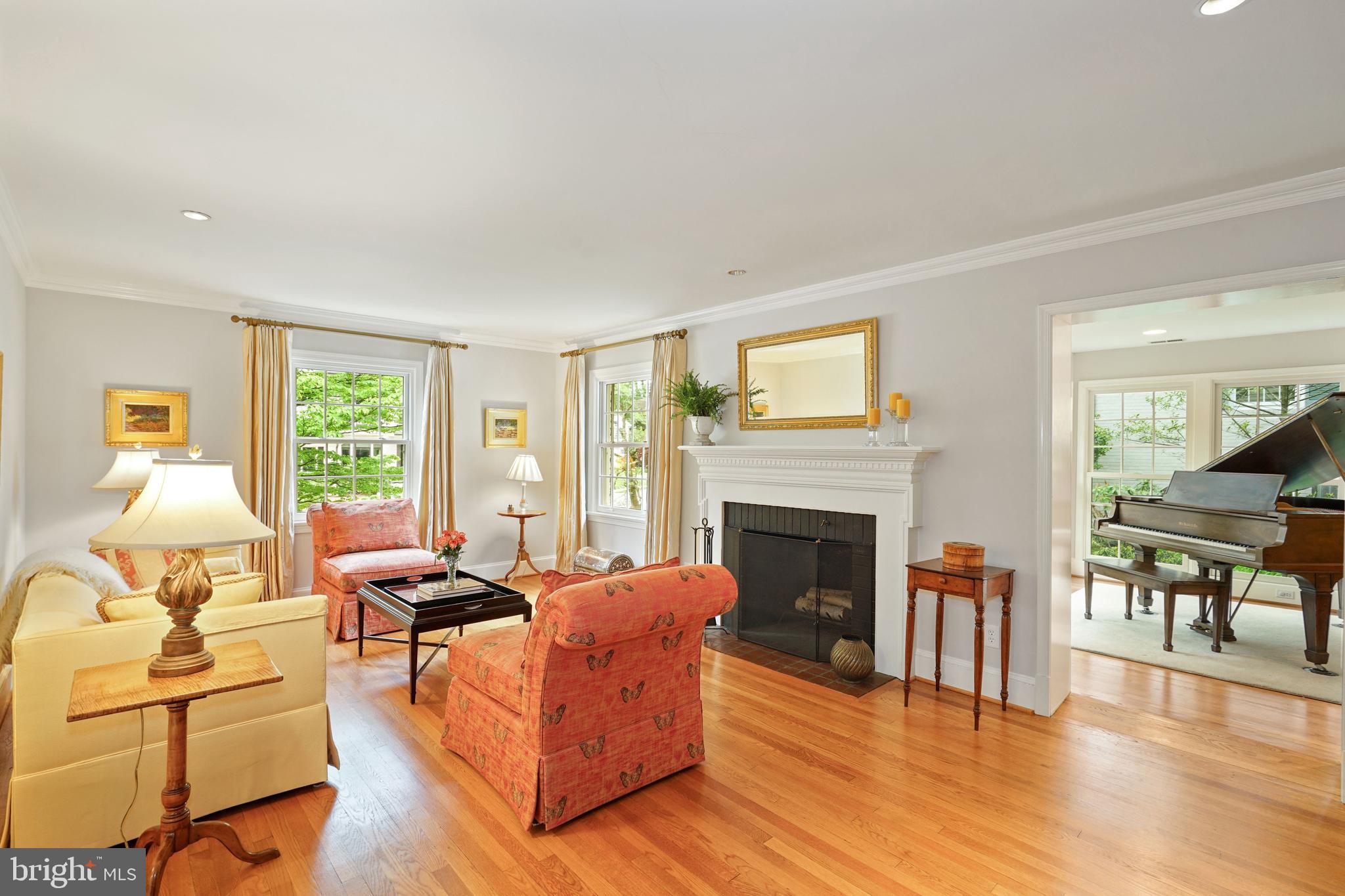 COUNTRY CLUB HILLS - Residential