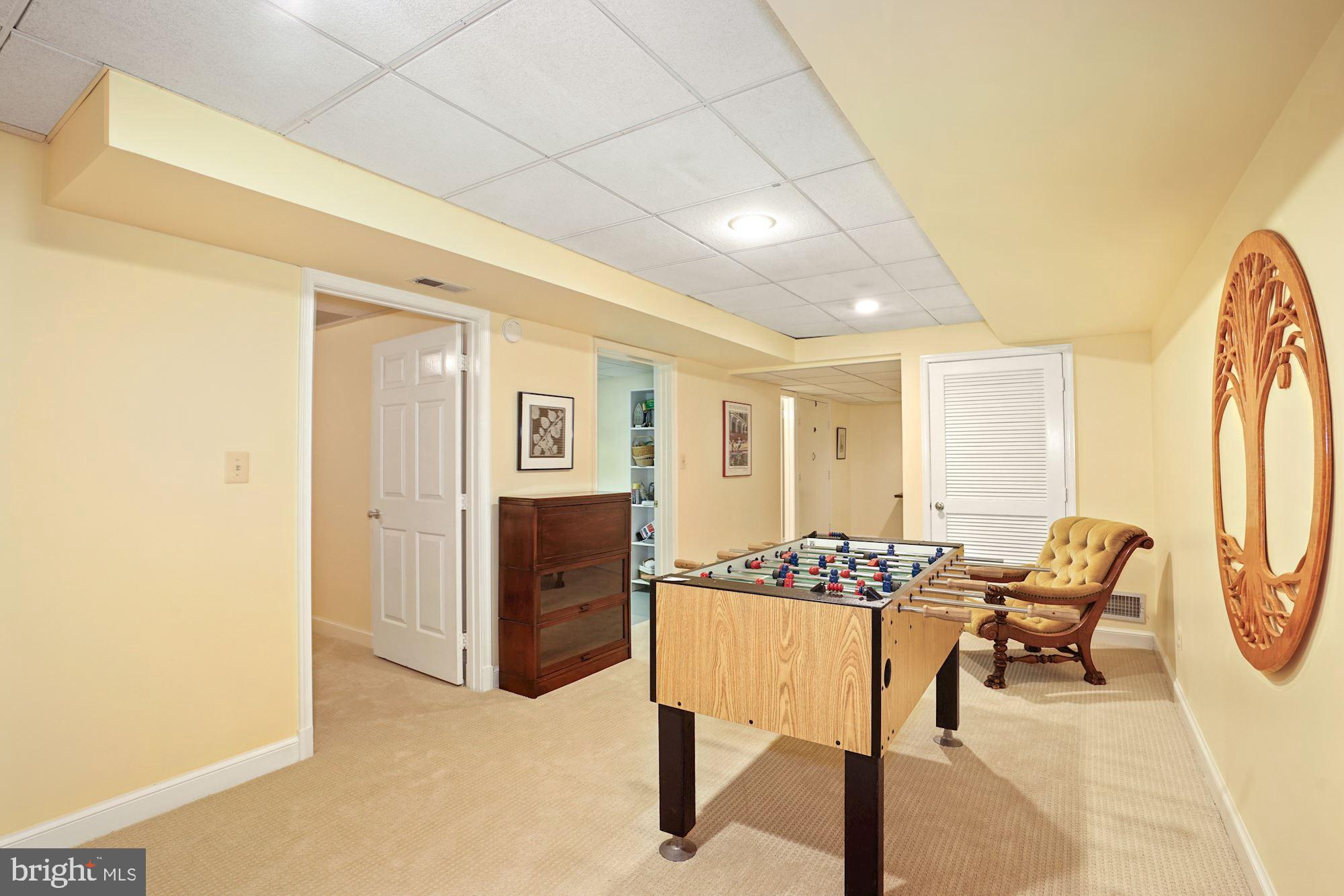 COUNTRY CLUB HILLS - Residential