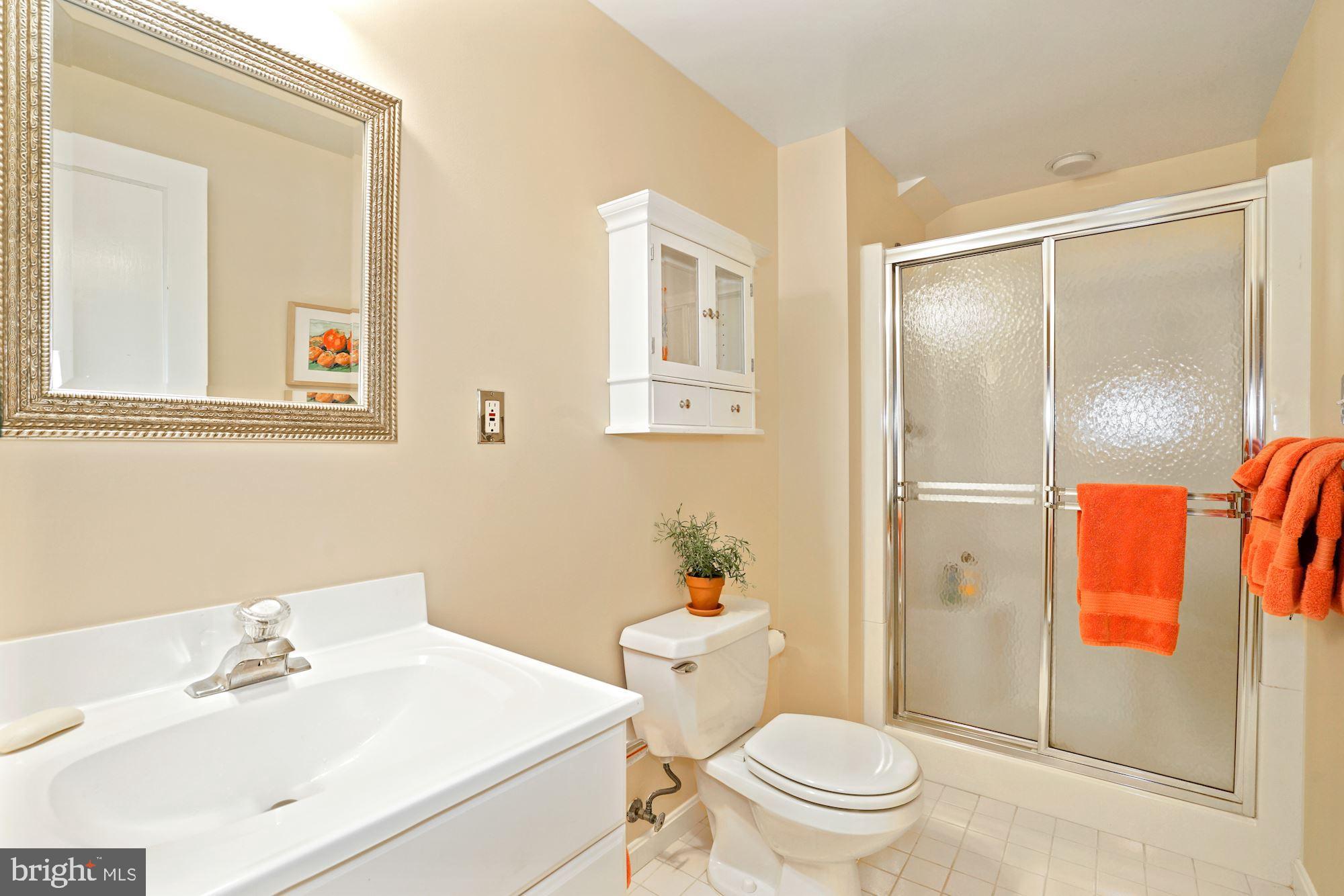 COUNTRY CLUB HILLS - Residential