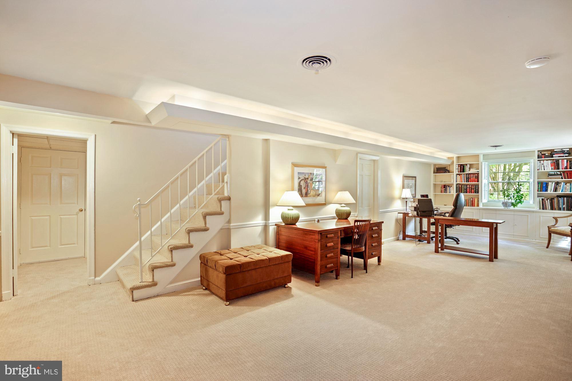 COUNTRY CLUB HILLS - Residential