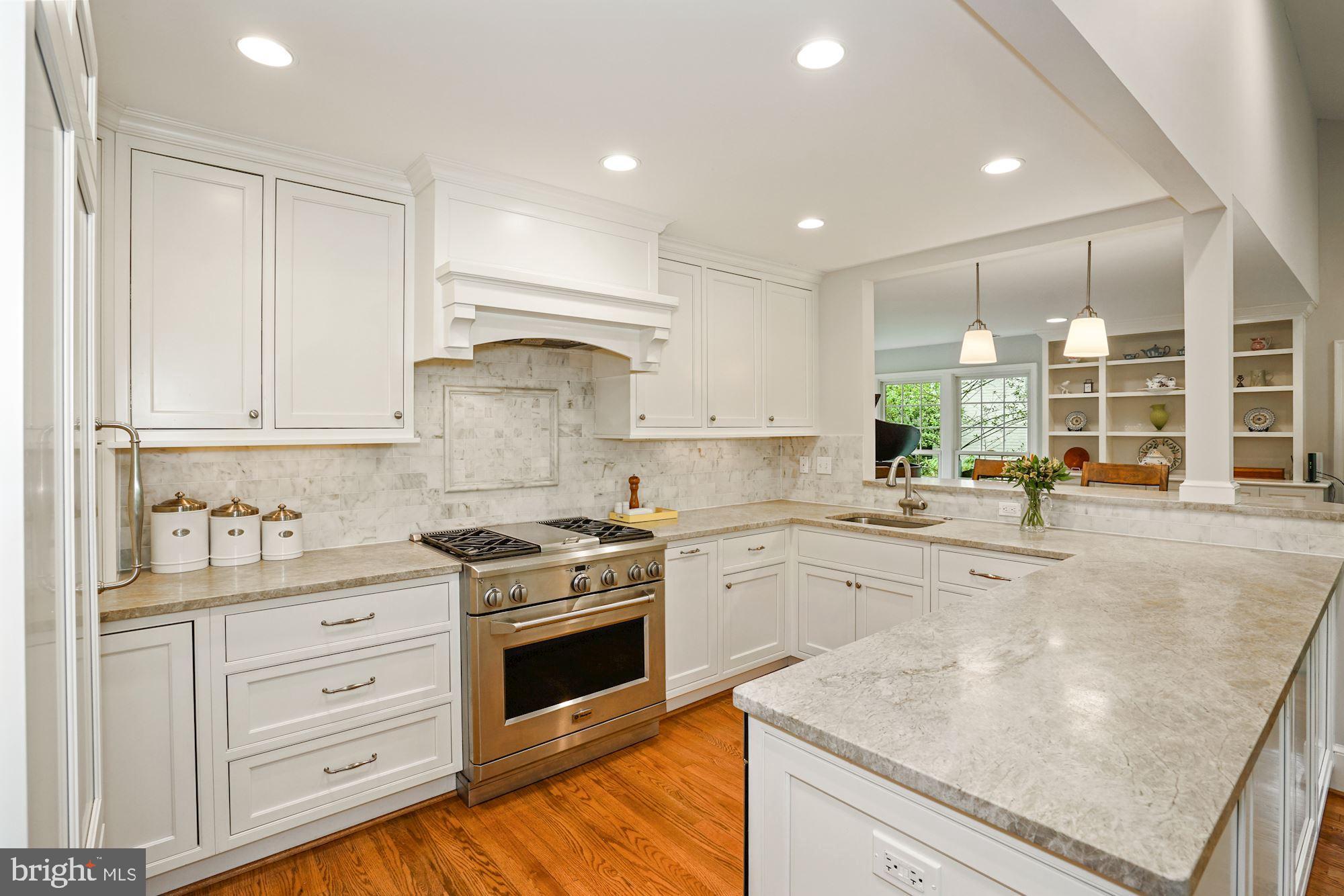 COUNTRY CLUB HILLS - Residential