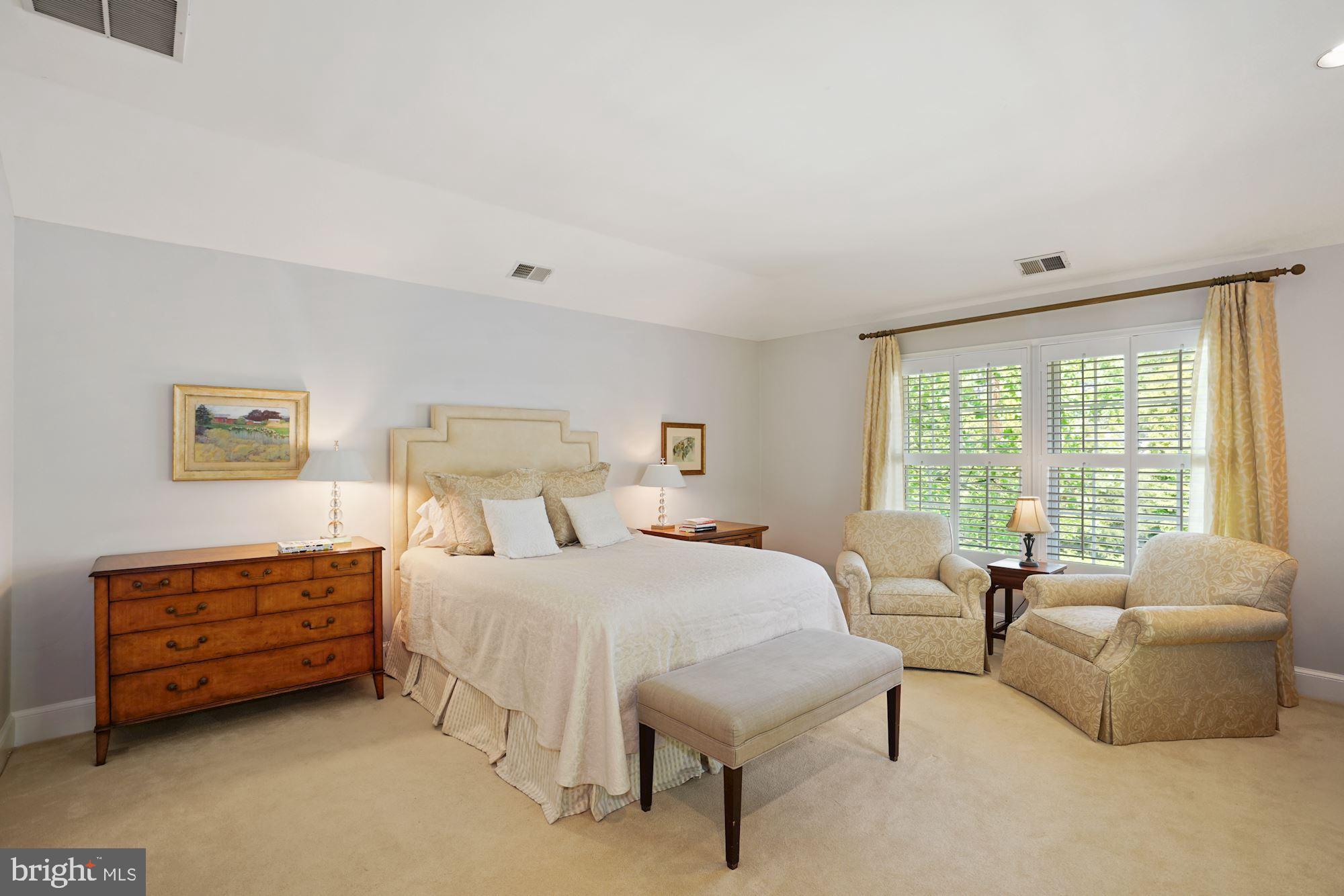 COUNTRY CLUB HILLS - Residential