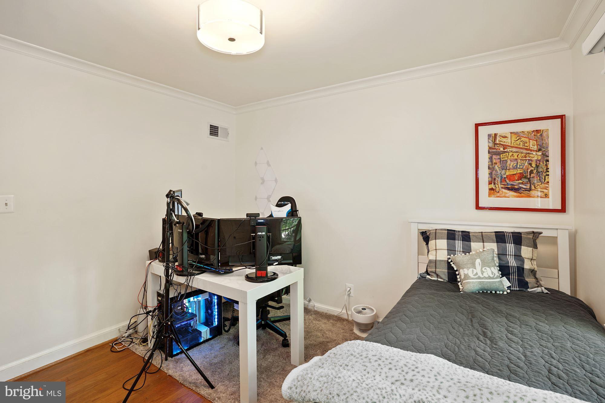 COUNTRY CLUB HILLS - Residential