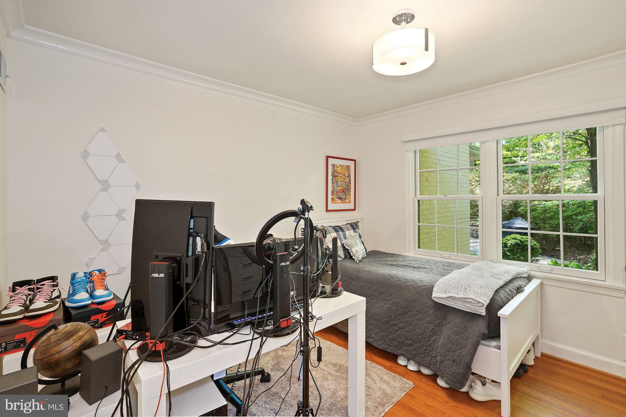 COUNTRY CLUB HILLS - Residential