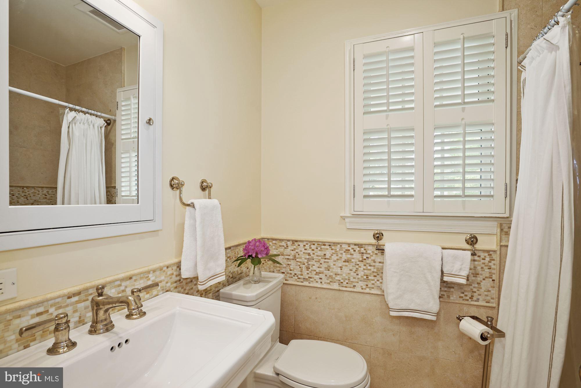 COUNTRY CLUB HILLS - Residential