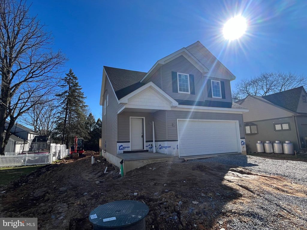 Photo of 6 FAIRVIEW AVE, LEOLA, PA 17540 (MLS # PALA2033020)