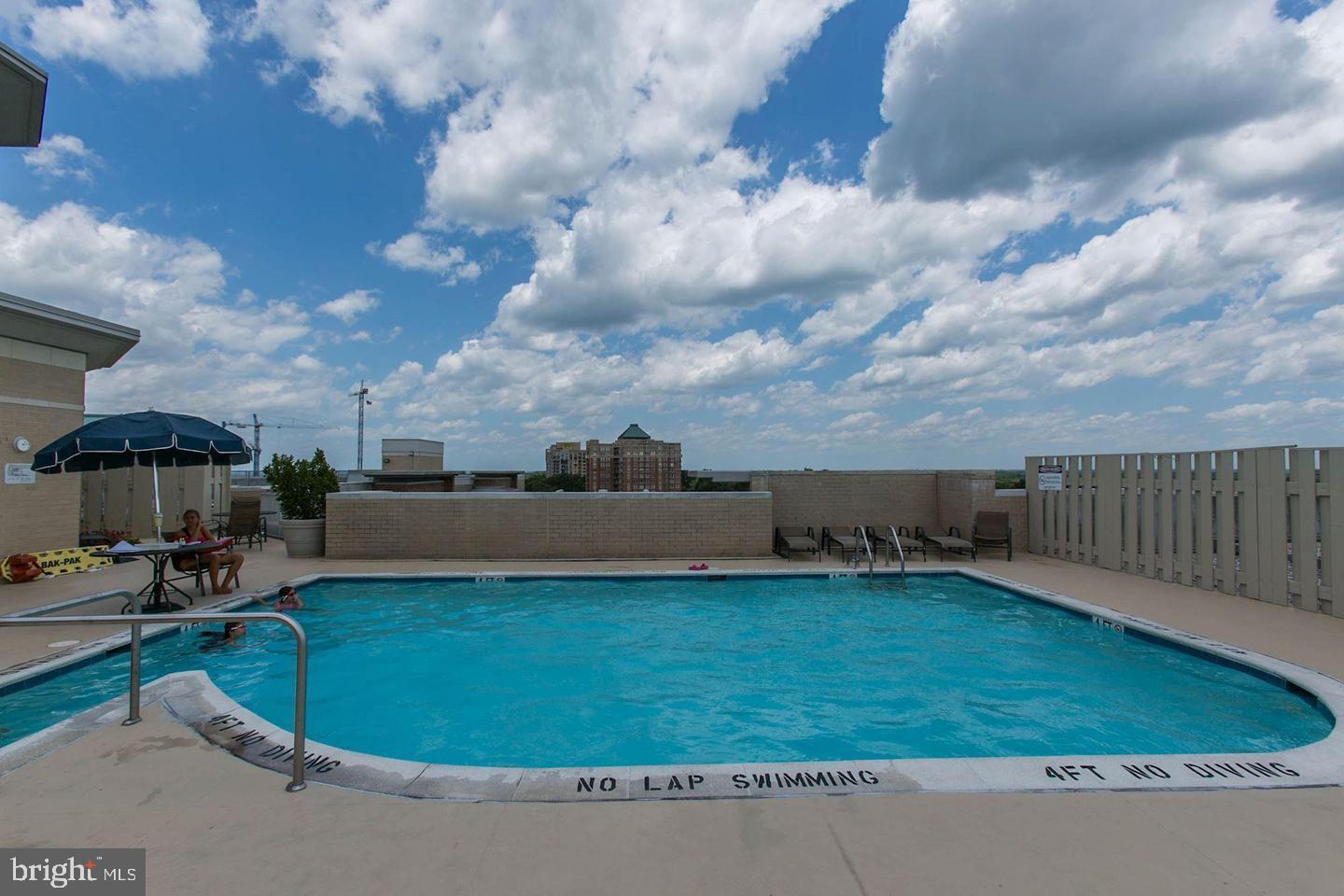 CARLTON HOUSE - Residential Lease