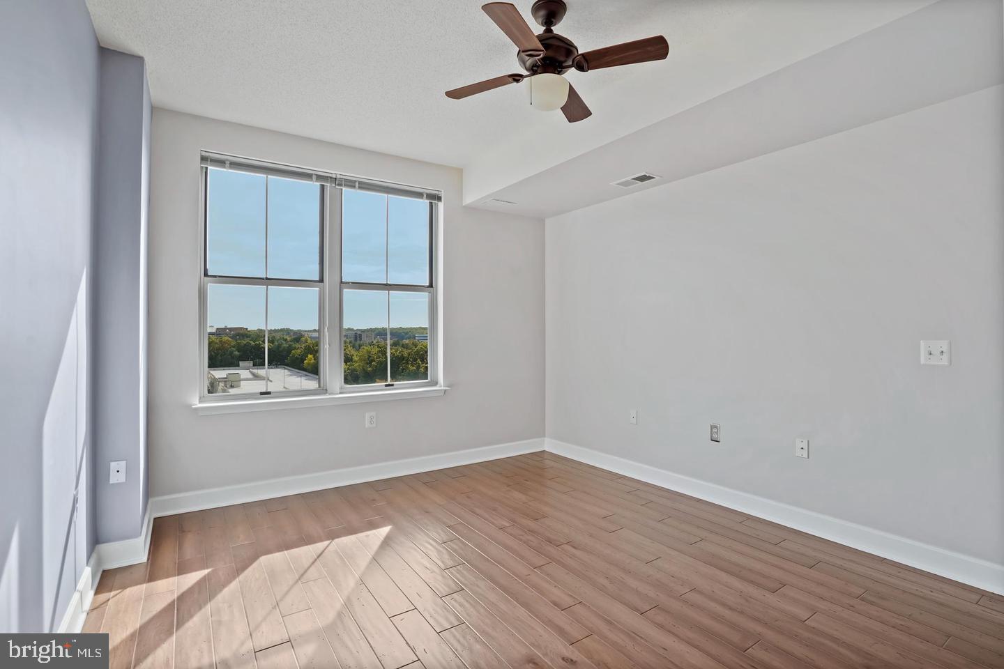 CARLTON HOUSE - Residential Lease