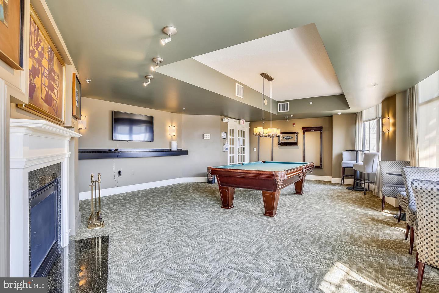 CARLTON HOUSE - Residential Lease