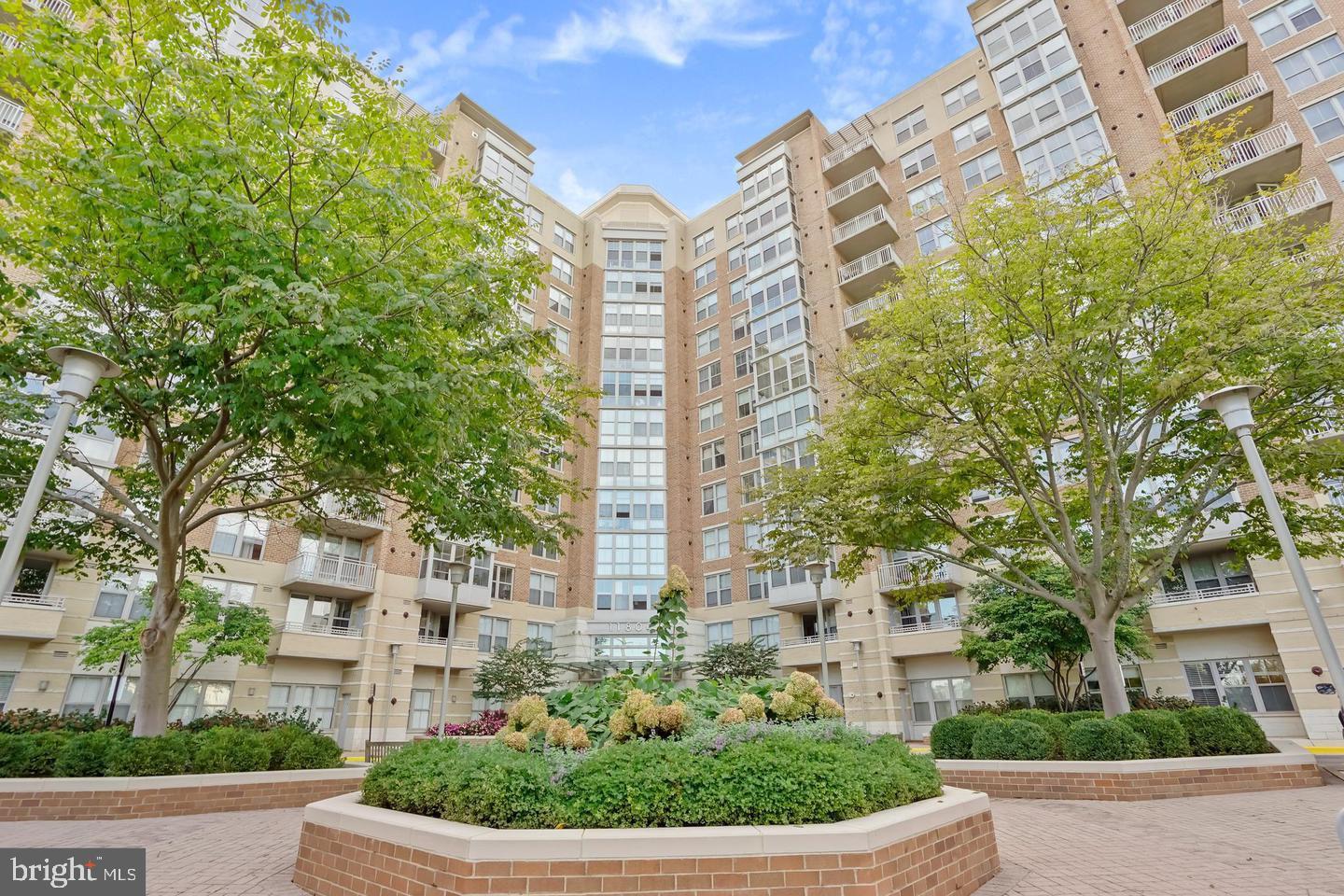 CARLTON HOUSE - Residential Lease