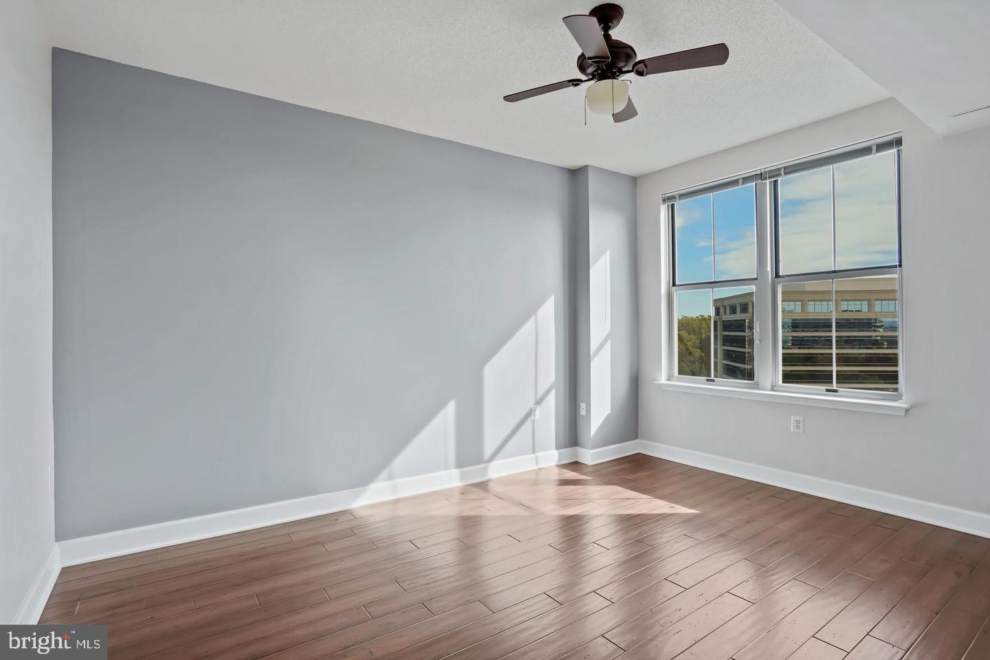 CARLTON HOUSE - Residential Lease