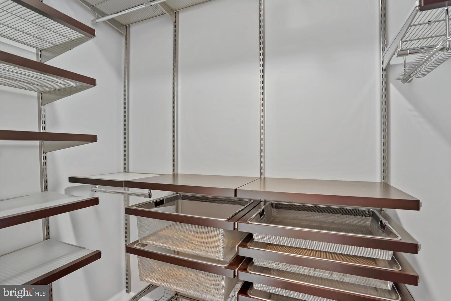 CARLTON HOUSE - Residential Lease