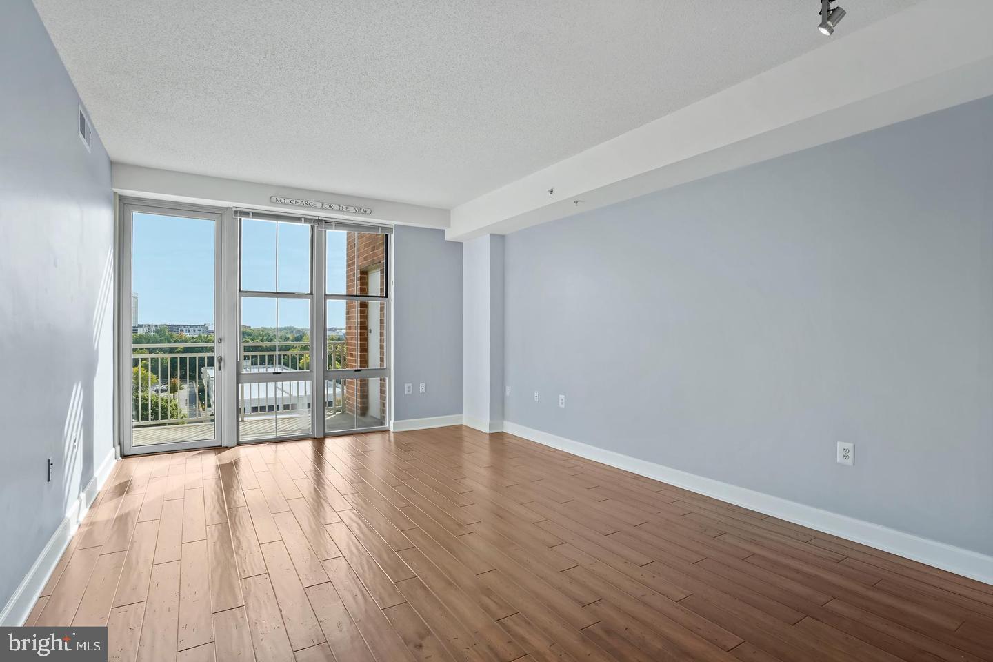 CARLTON HOUSE - Residential Lease