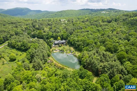 174 Sarvisberry Ln SW, Floyd, VA MLS: 653509
