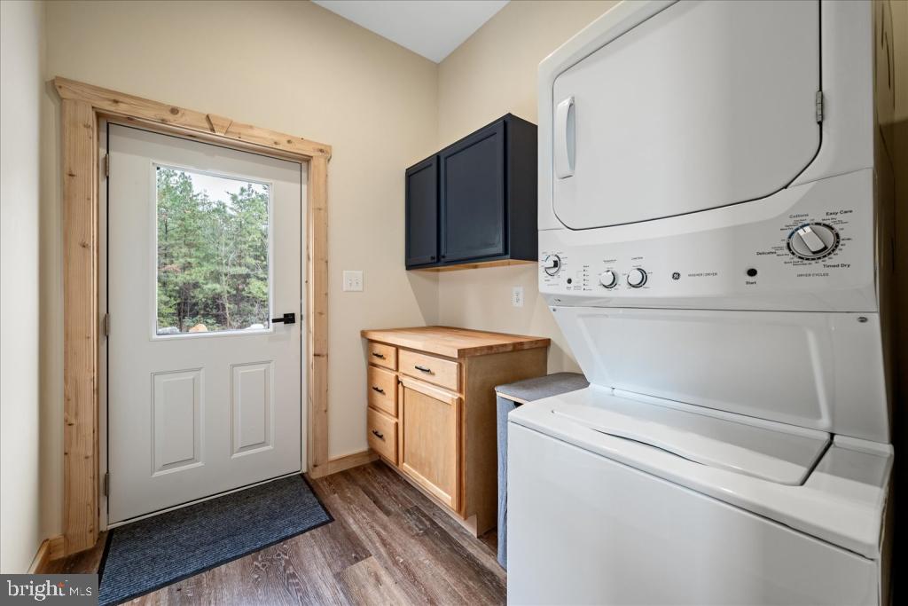 RIVER RIDGE - Residential