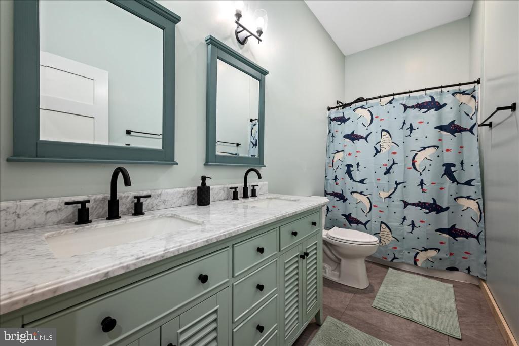 RIVER RIDGE - Residential