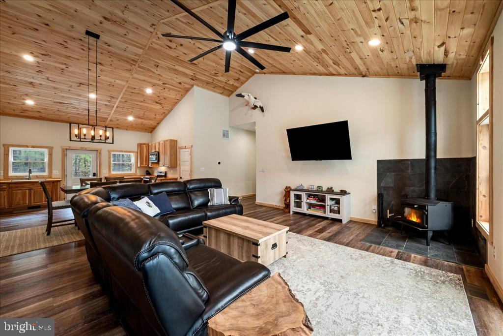 RIVER RIDGE - Residential