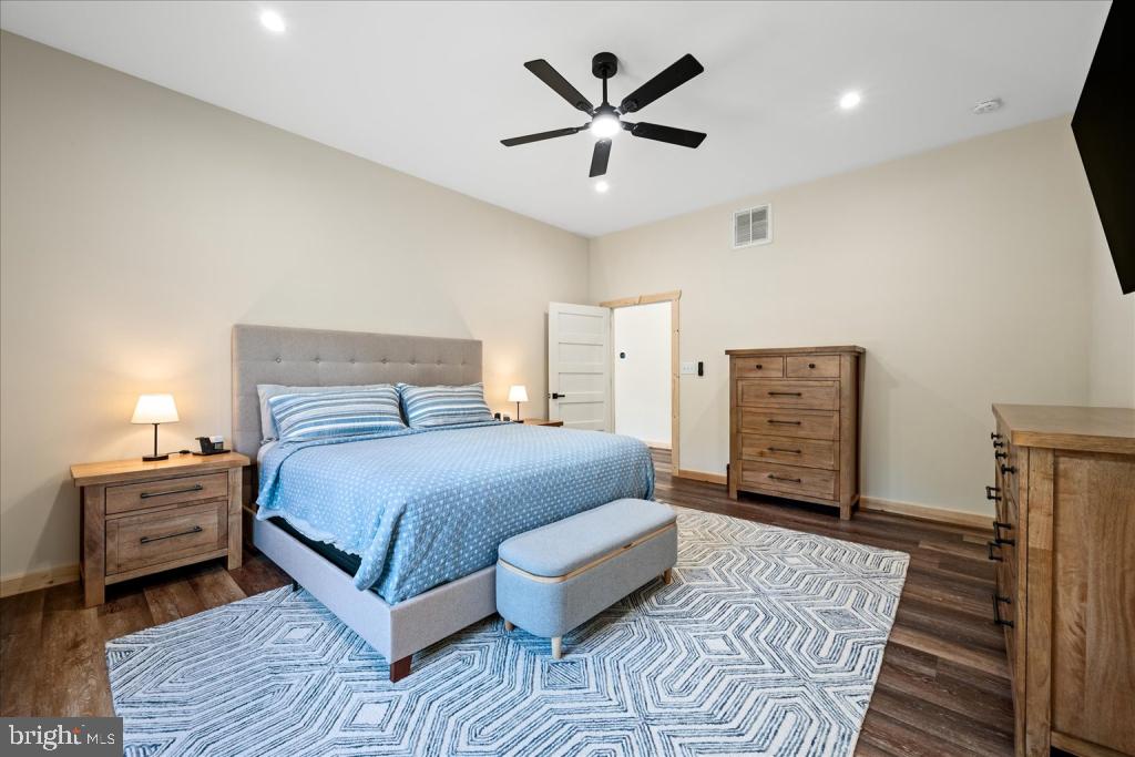 RIVER RIDGE - Residential