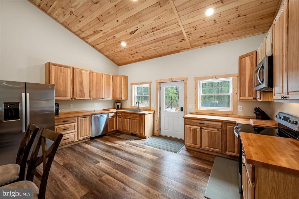 RIVER RIDGE - Residential