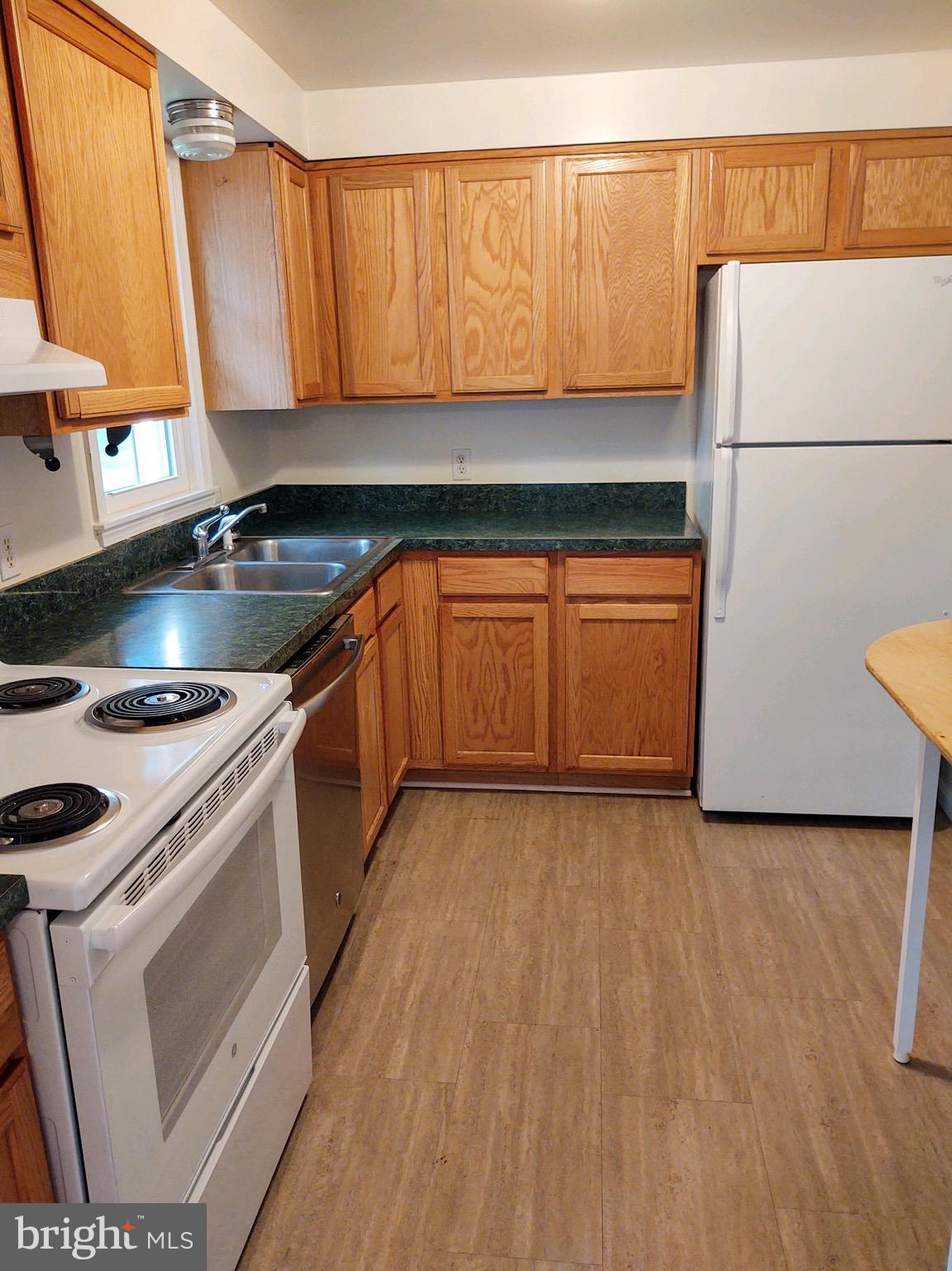 BIRCH MANOR - Residential Lease