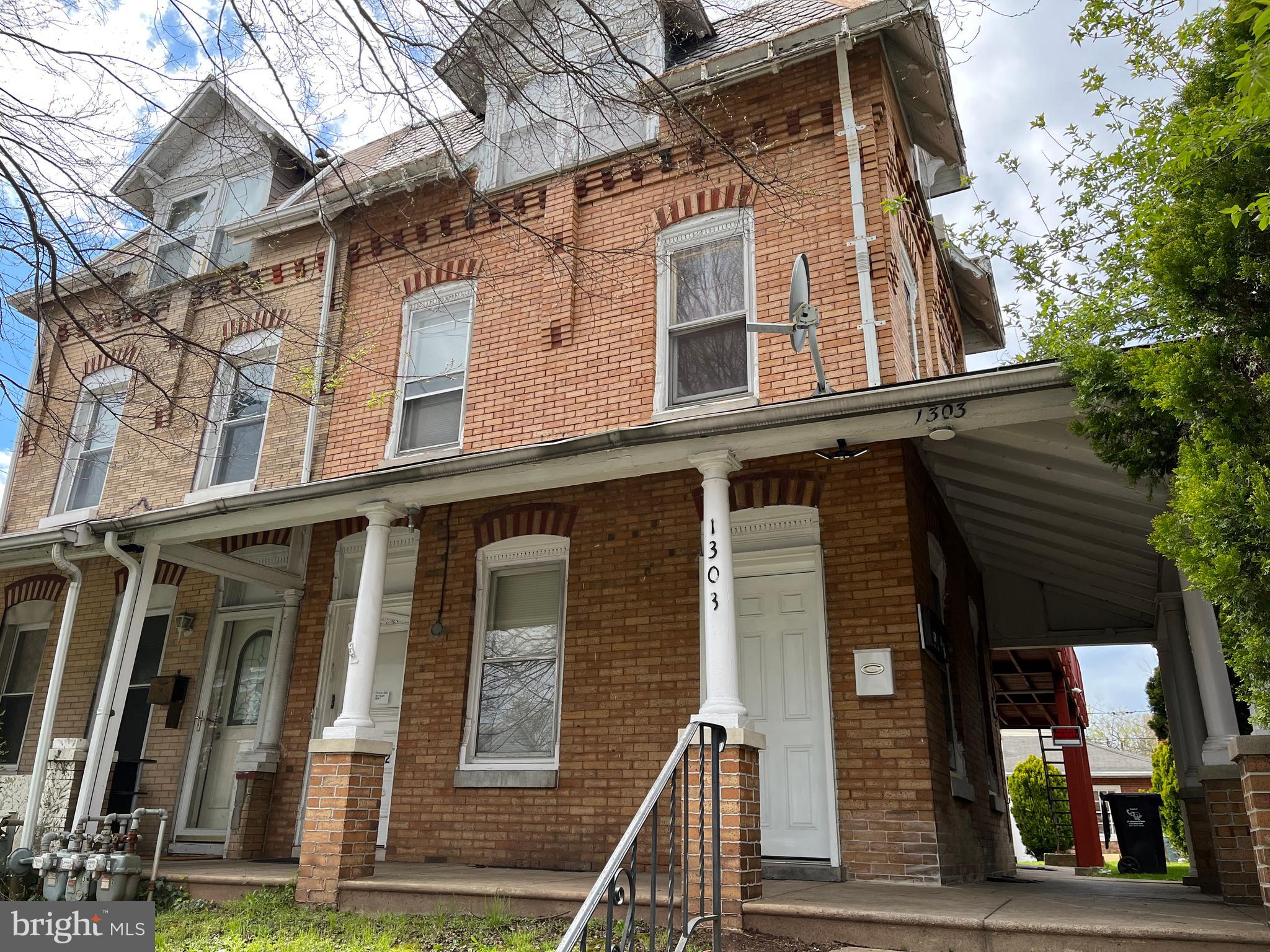 Newly Renovated space with 5 offices + full bathroom. Central Air
First Floor, 2 Entrances, front porch
2-C Detached Garage for lease separately, $200 per month
Professional Use, Offices, Medical, Retail