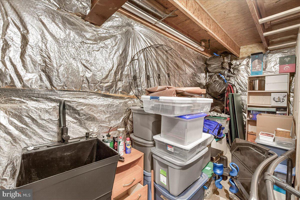 LAKE LINGANORE WOODRIDGE - Residential