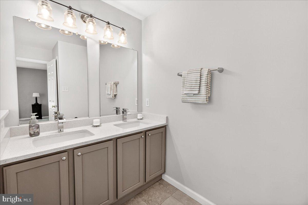 LAKE LINGANORE WOODRIDGE - Residential